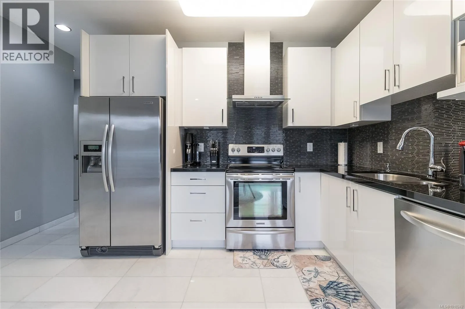 401 1250 Stewart Ave