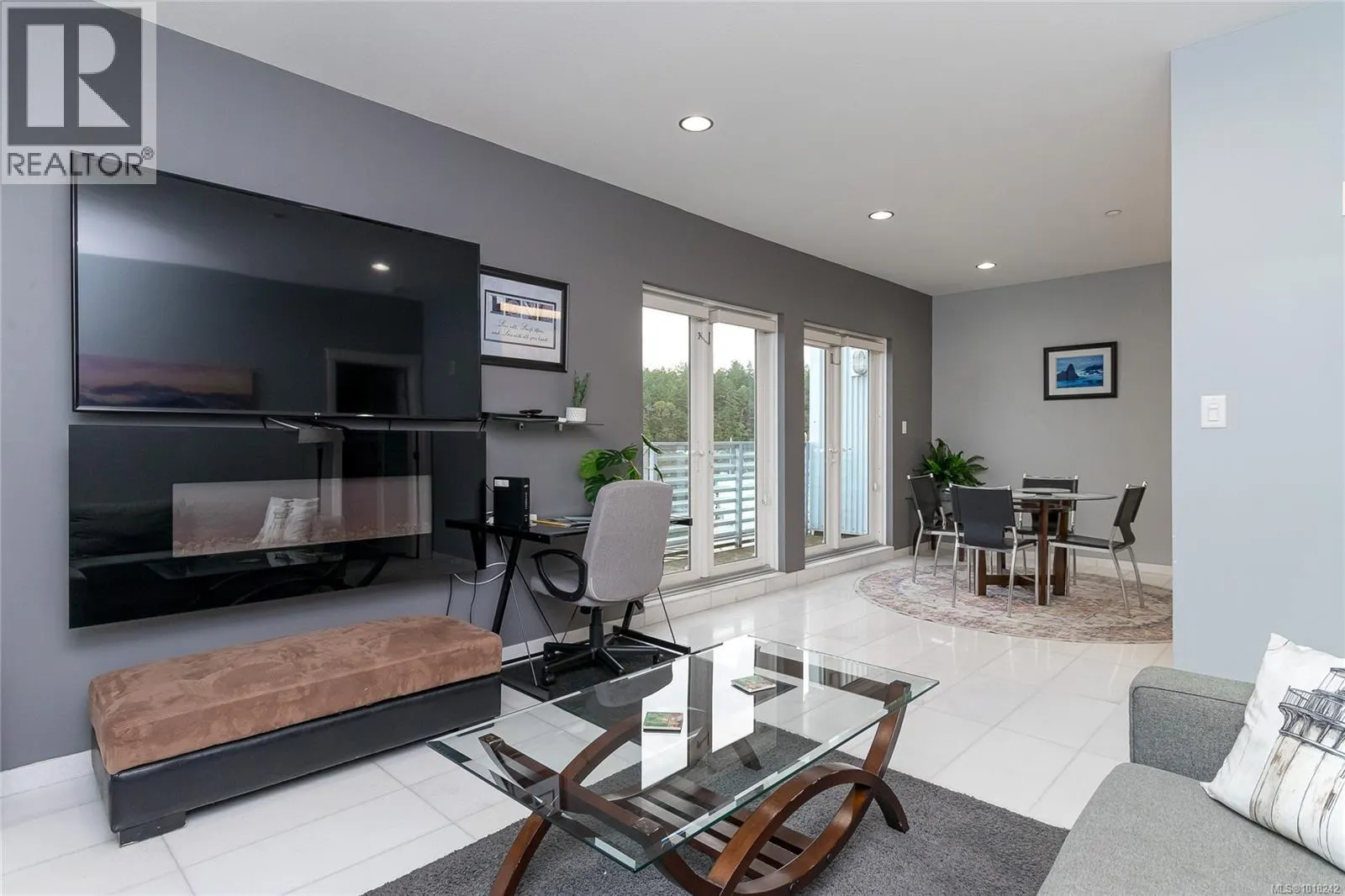 401 1250 Stewart Ave