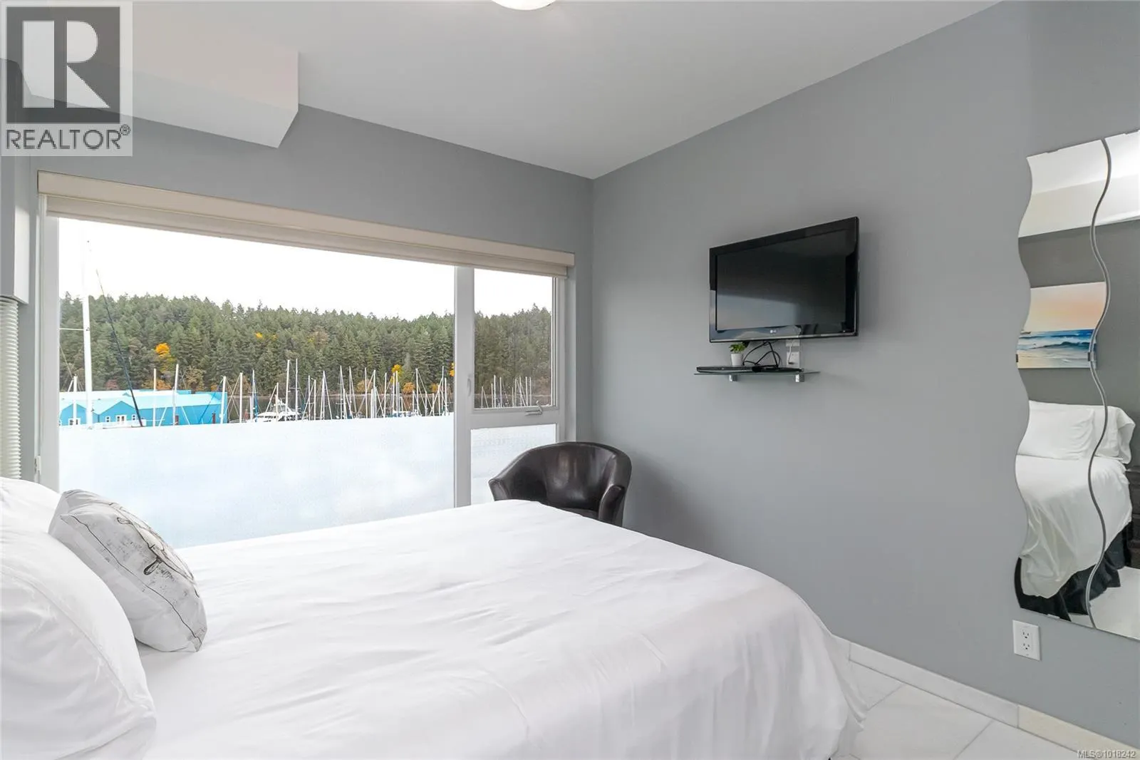 401 1250 Stewart Ave