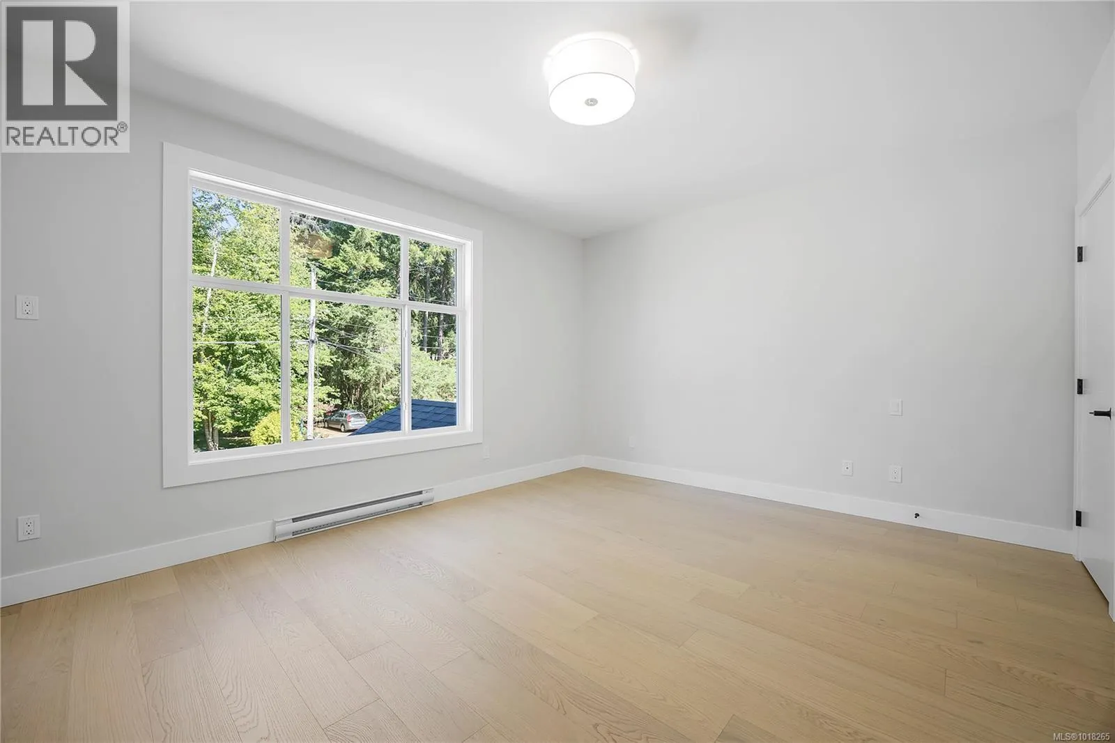 6111 Pine Ridge Cres