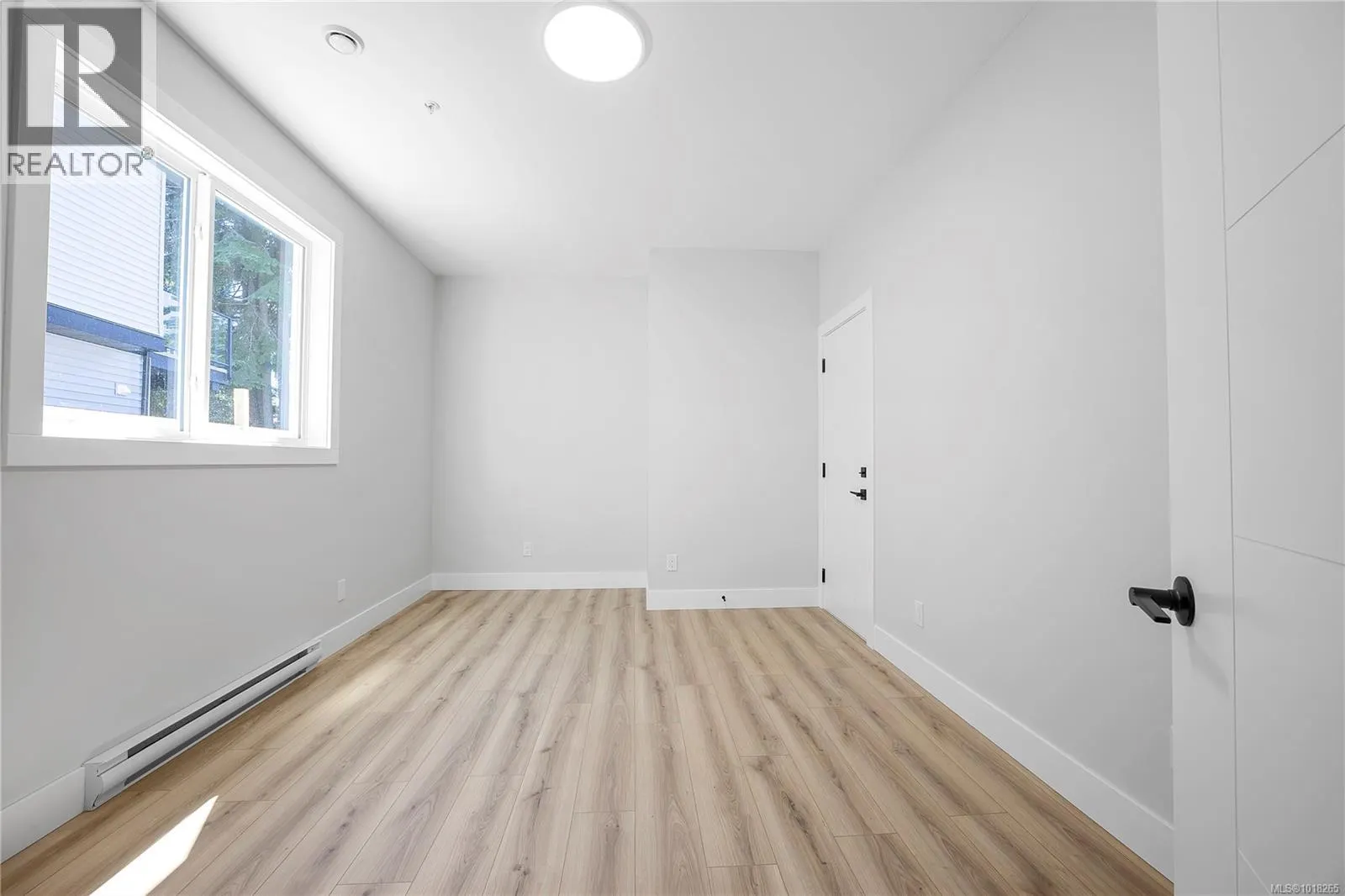 6111 Pine Ridge Cres