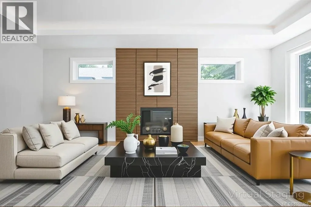 6111 Pine Ridge Cres