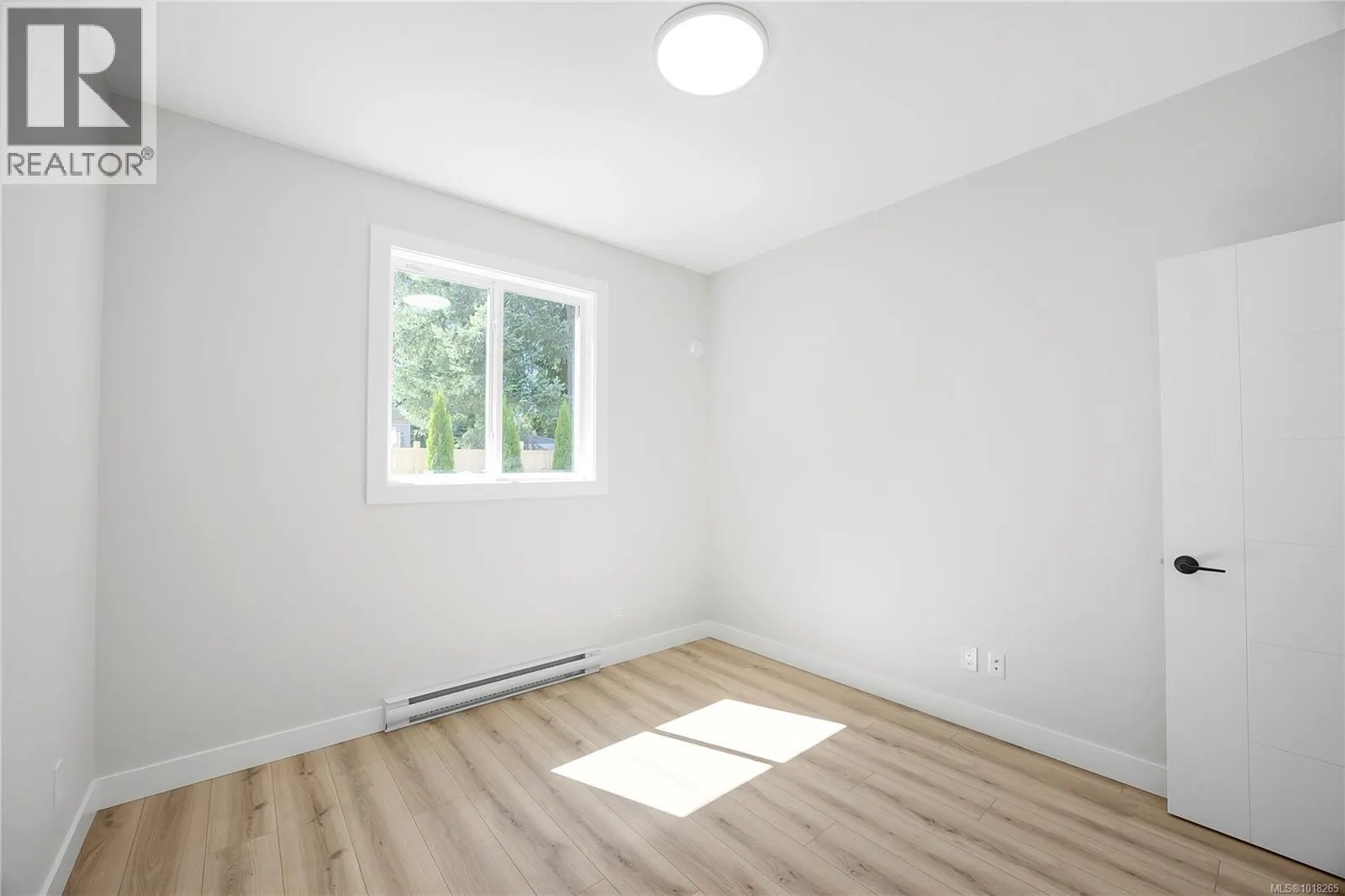 6111 Pine Ridge Cres