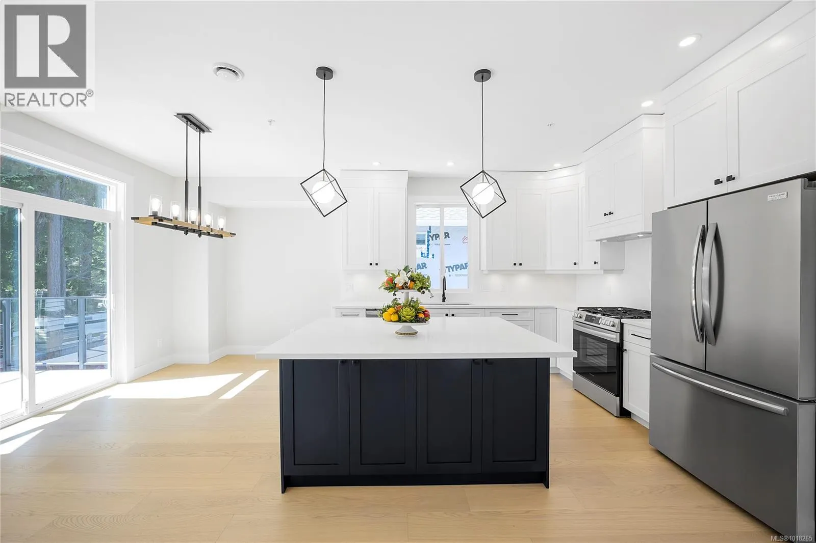 6111 Pine Ridge Cres