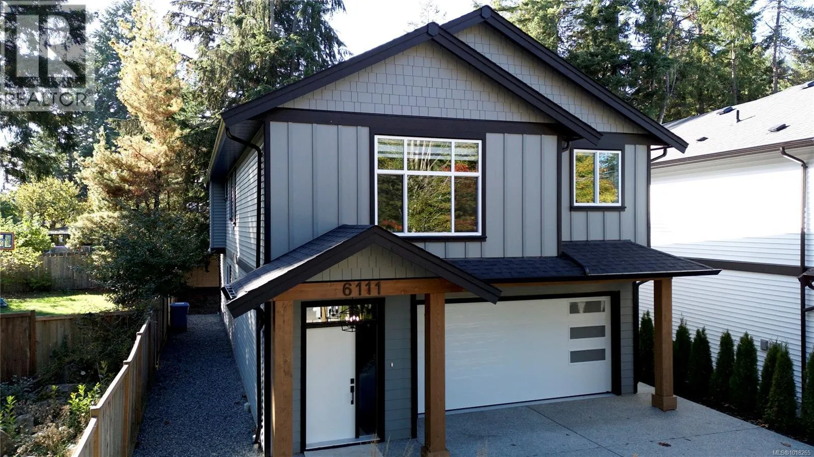 6111 Pine Ridge Cres