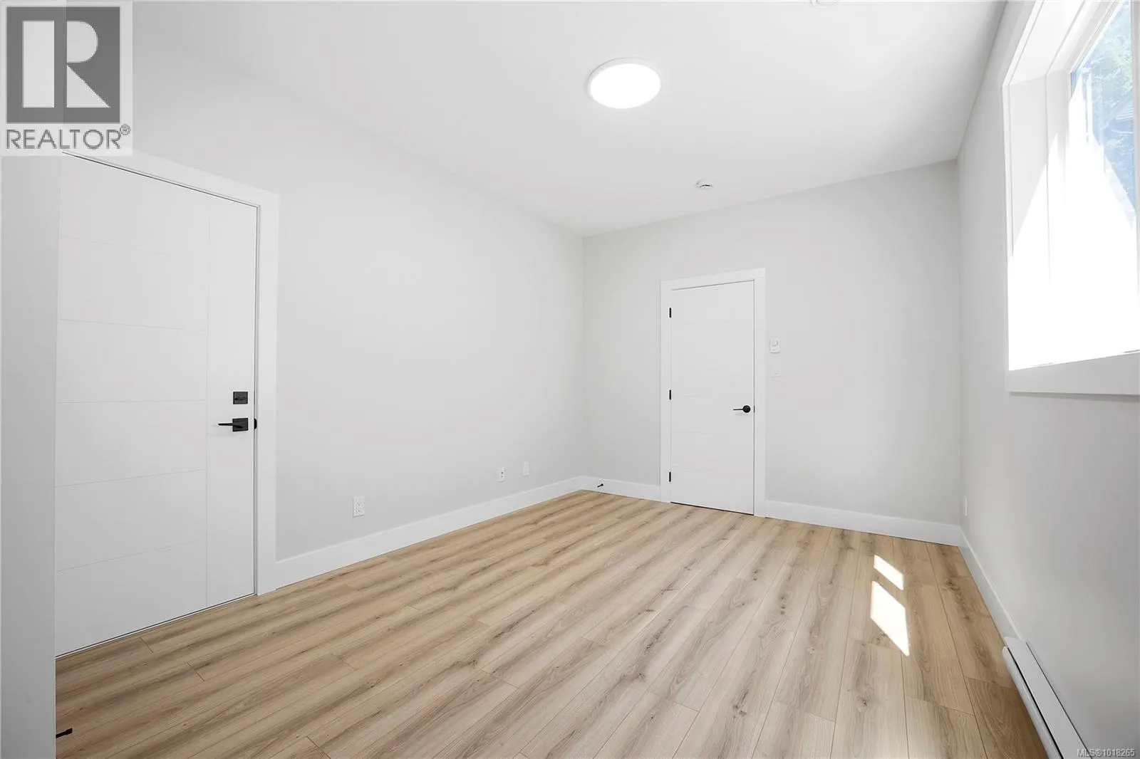 6111 Pine Ridge Cres