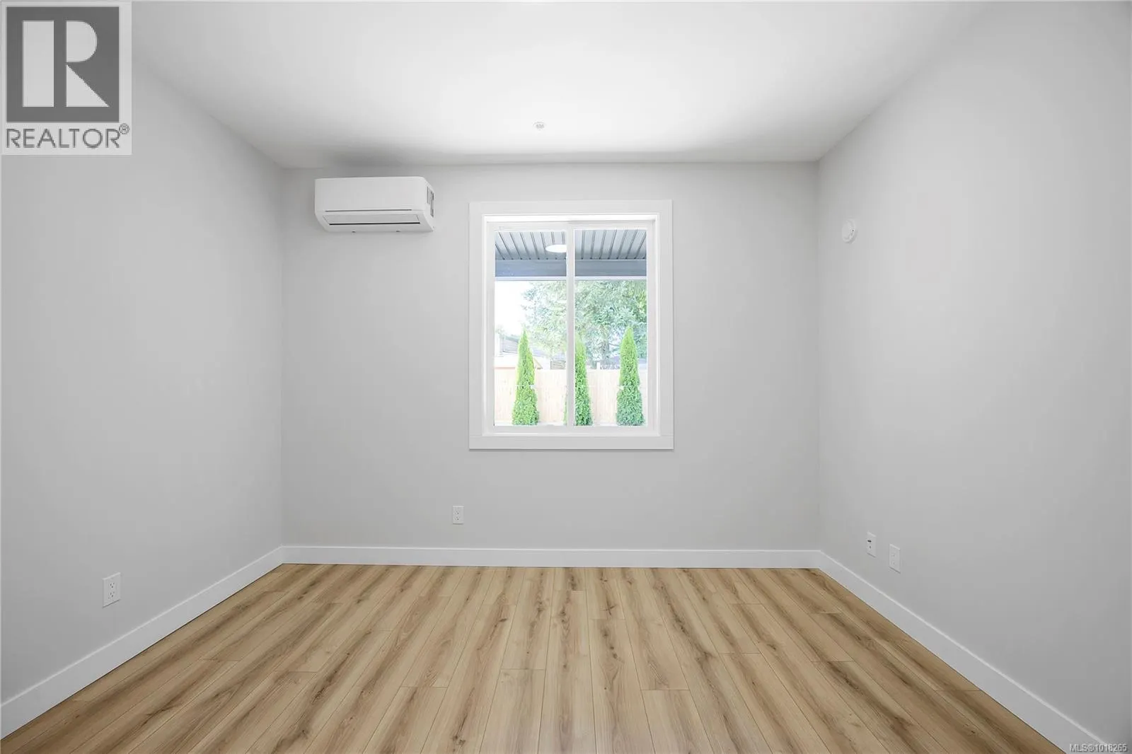 6111 Pine Ridge Cres