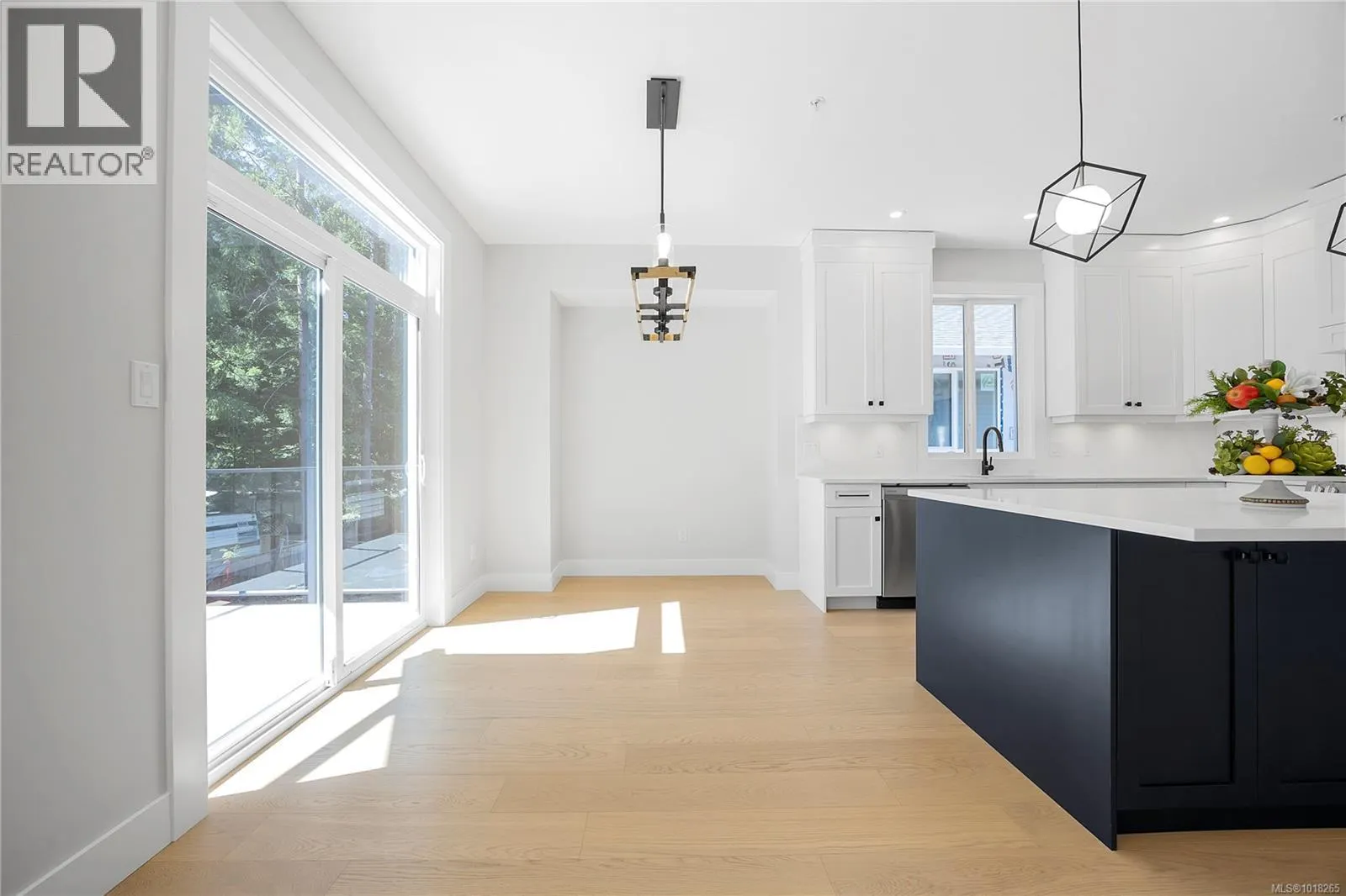 6111 Pine Ridge Cres