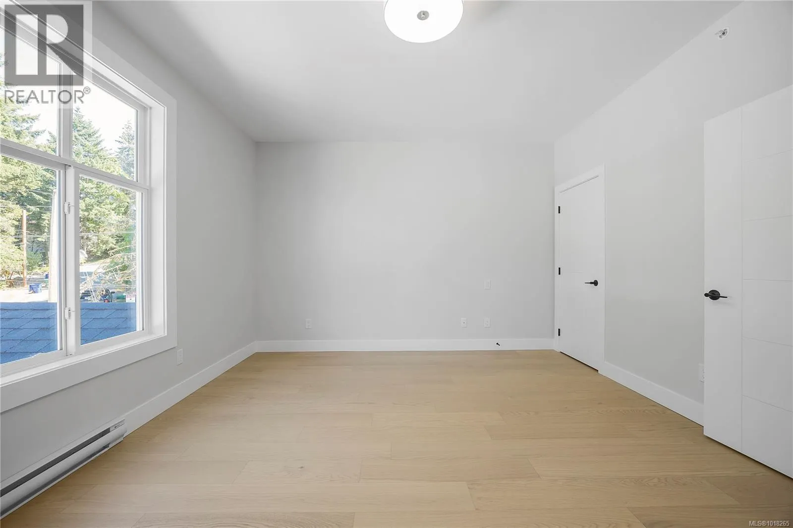 6111 Pine Ridge Cres