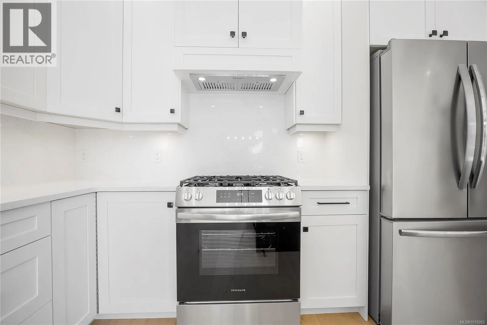 6111 Pine Ridge Cres