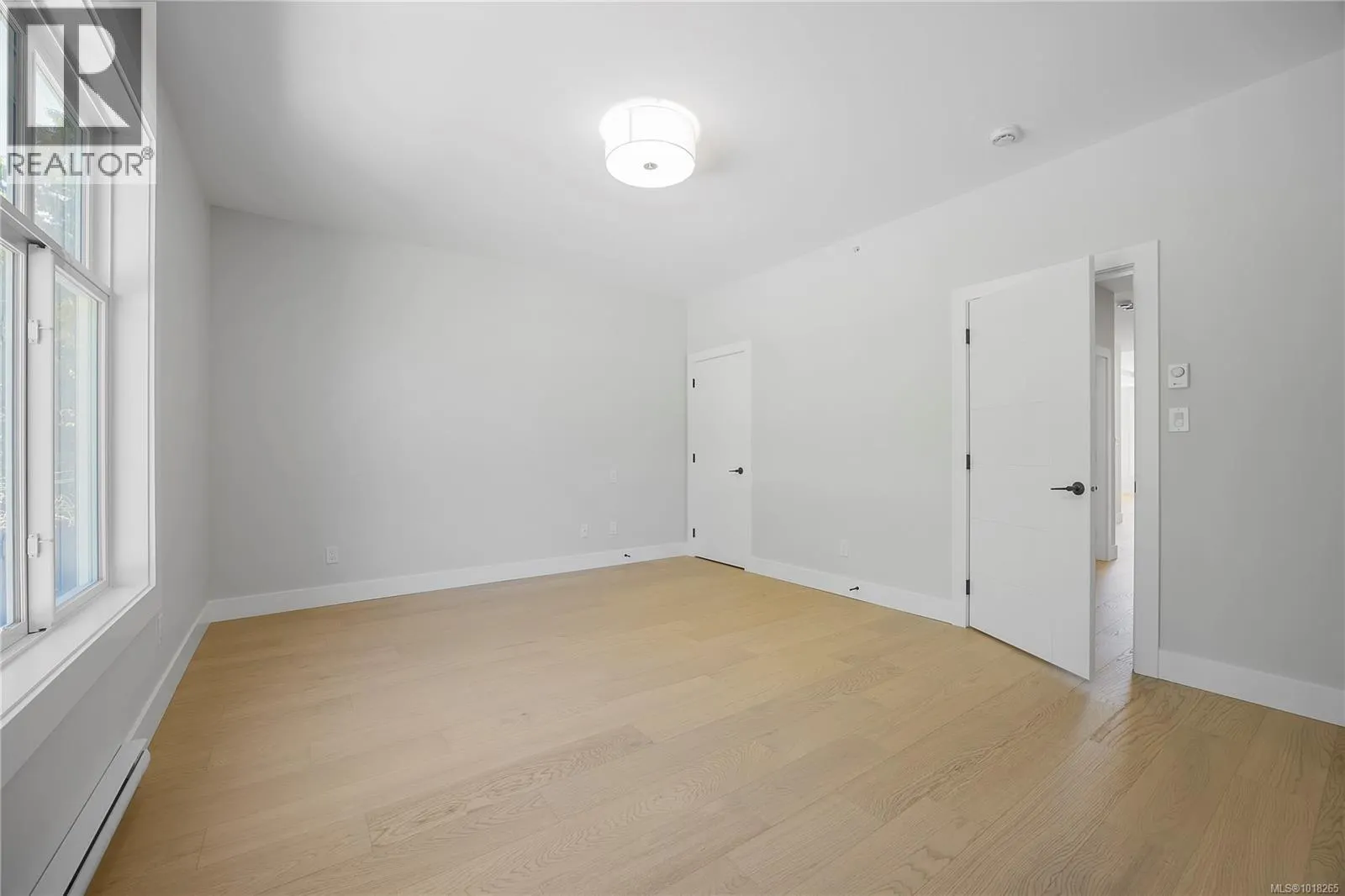 6111 Pine Ridge Cres