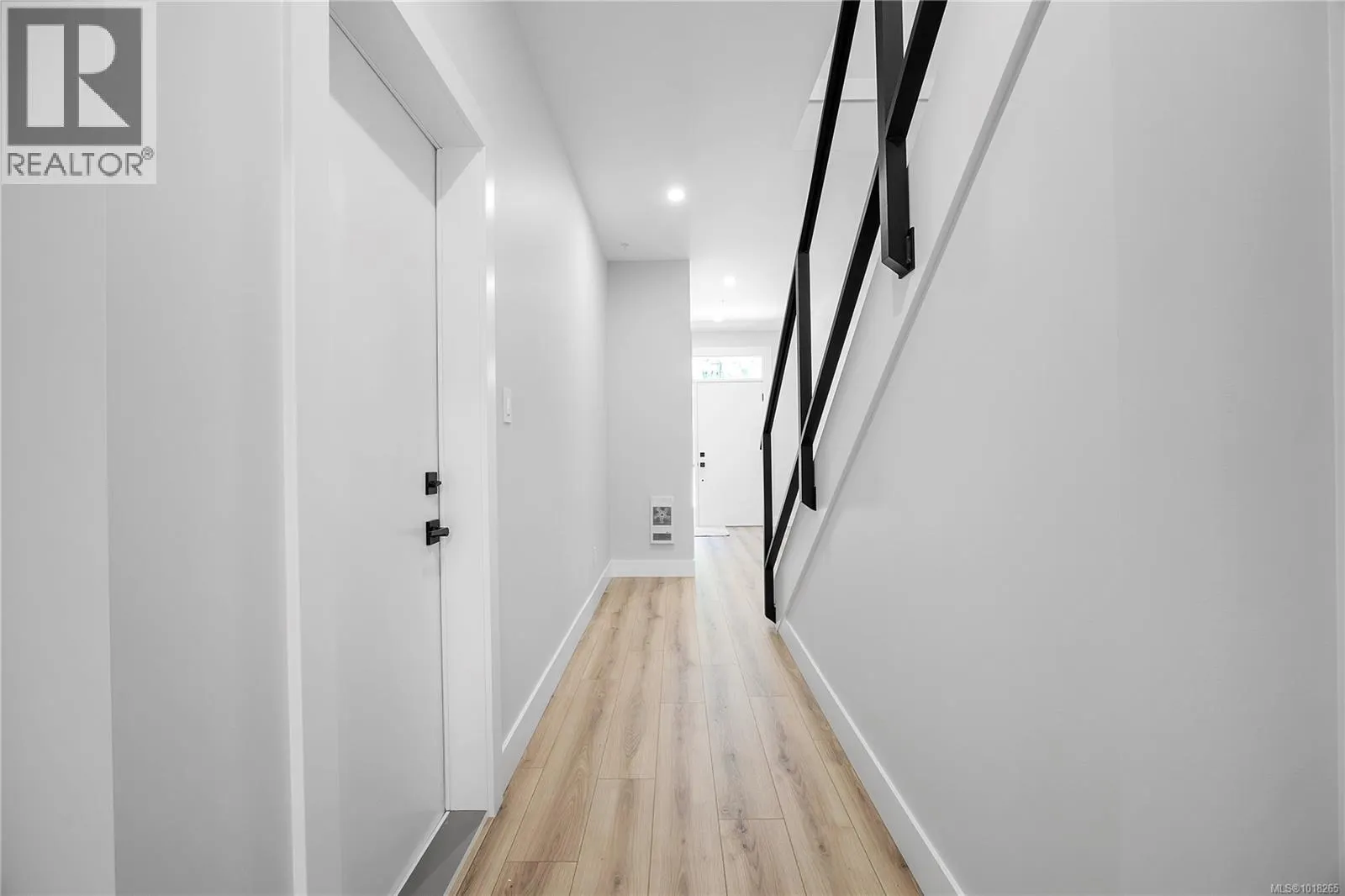 6111 Pine Ridge Cres