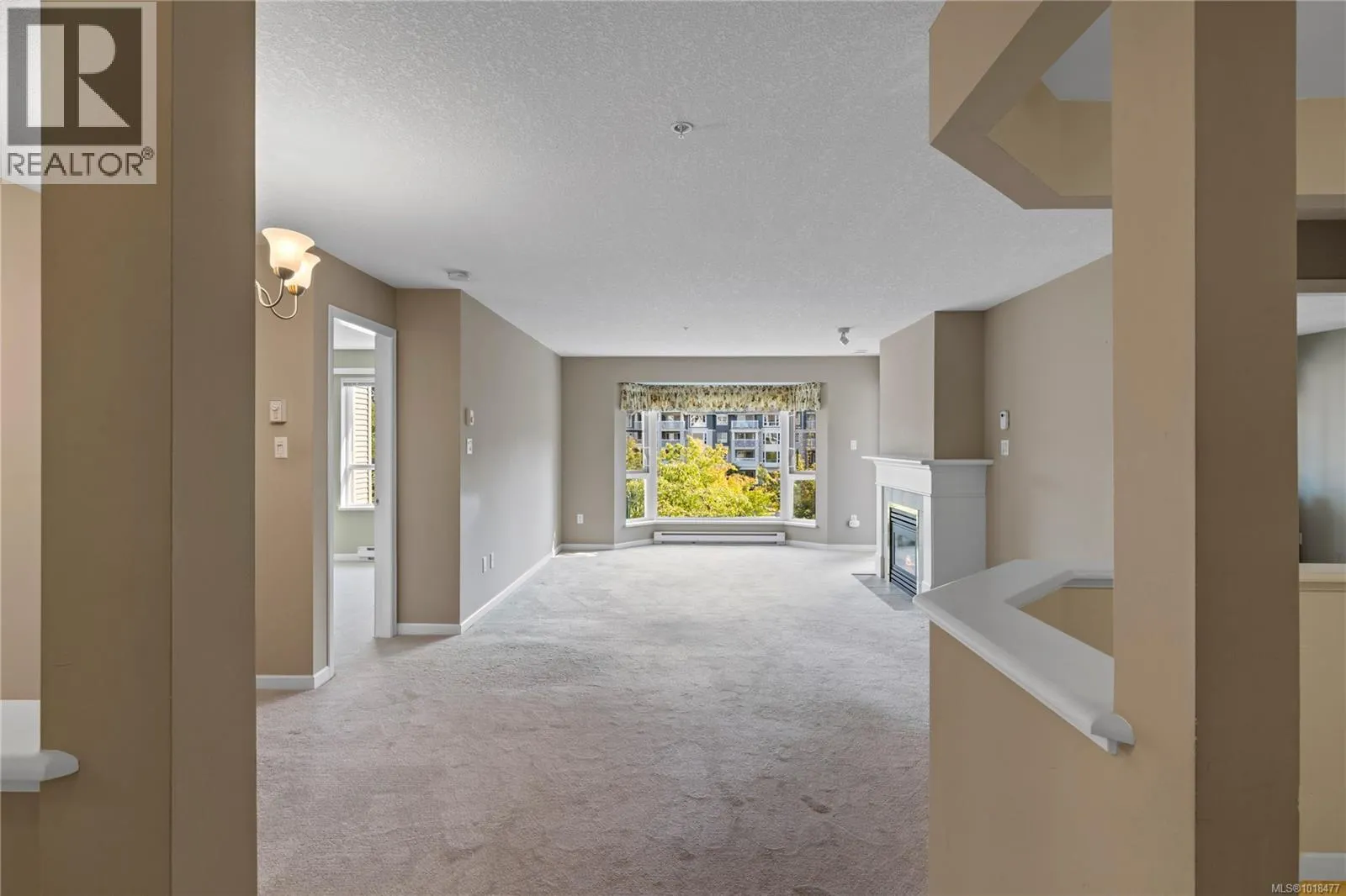 202 5620 Edgewater Lane