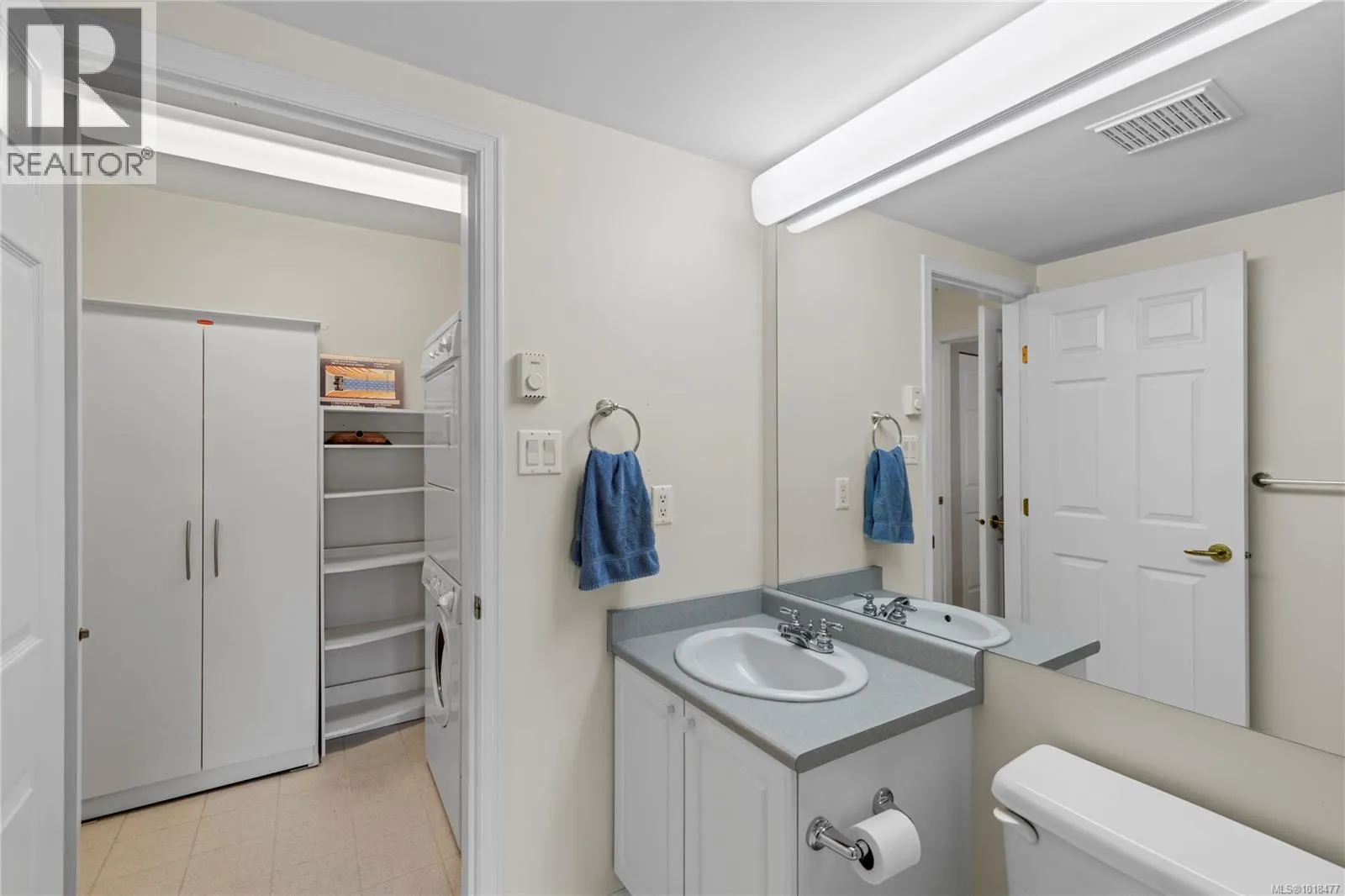 202 5620 Edgewater Lane