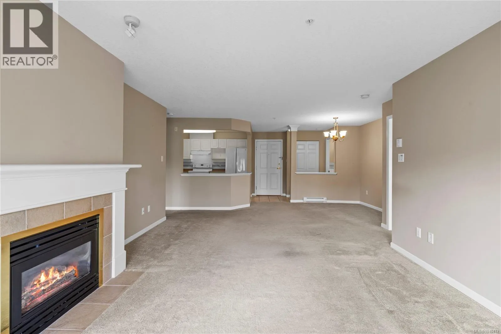 202 5620 Edgewater Lane