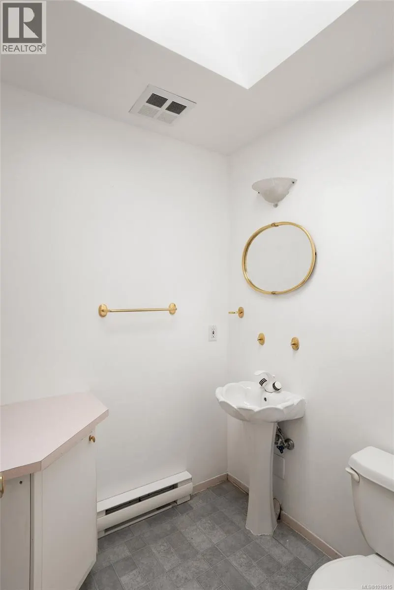 280 King George Terr