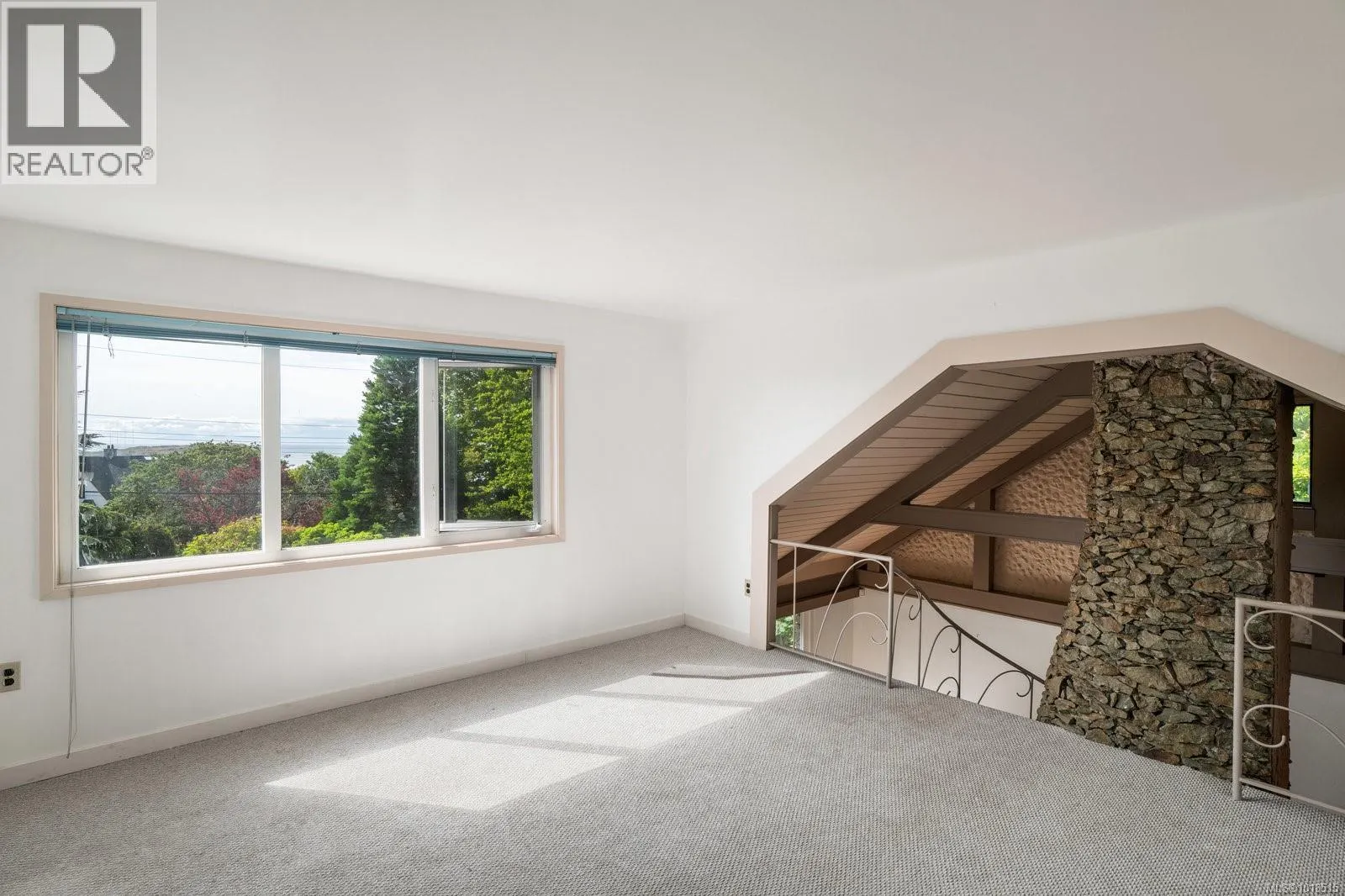 280 King George Terr