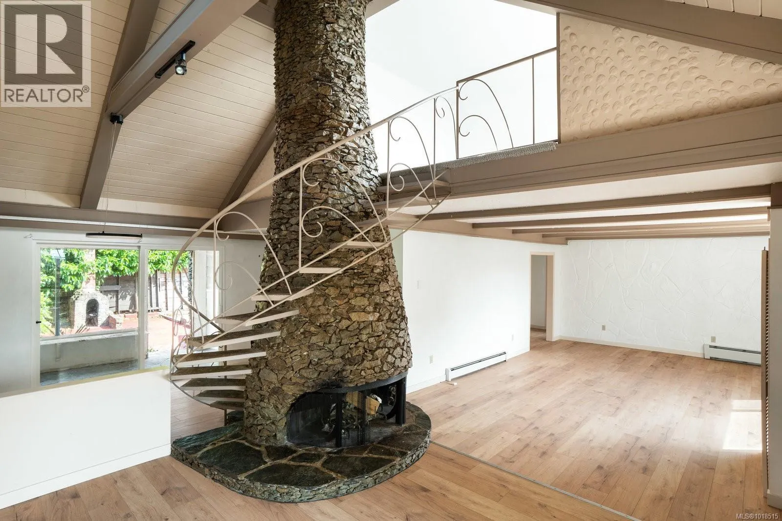 280 King George Terr