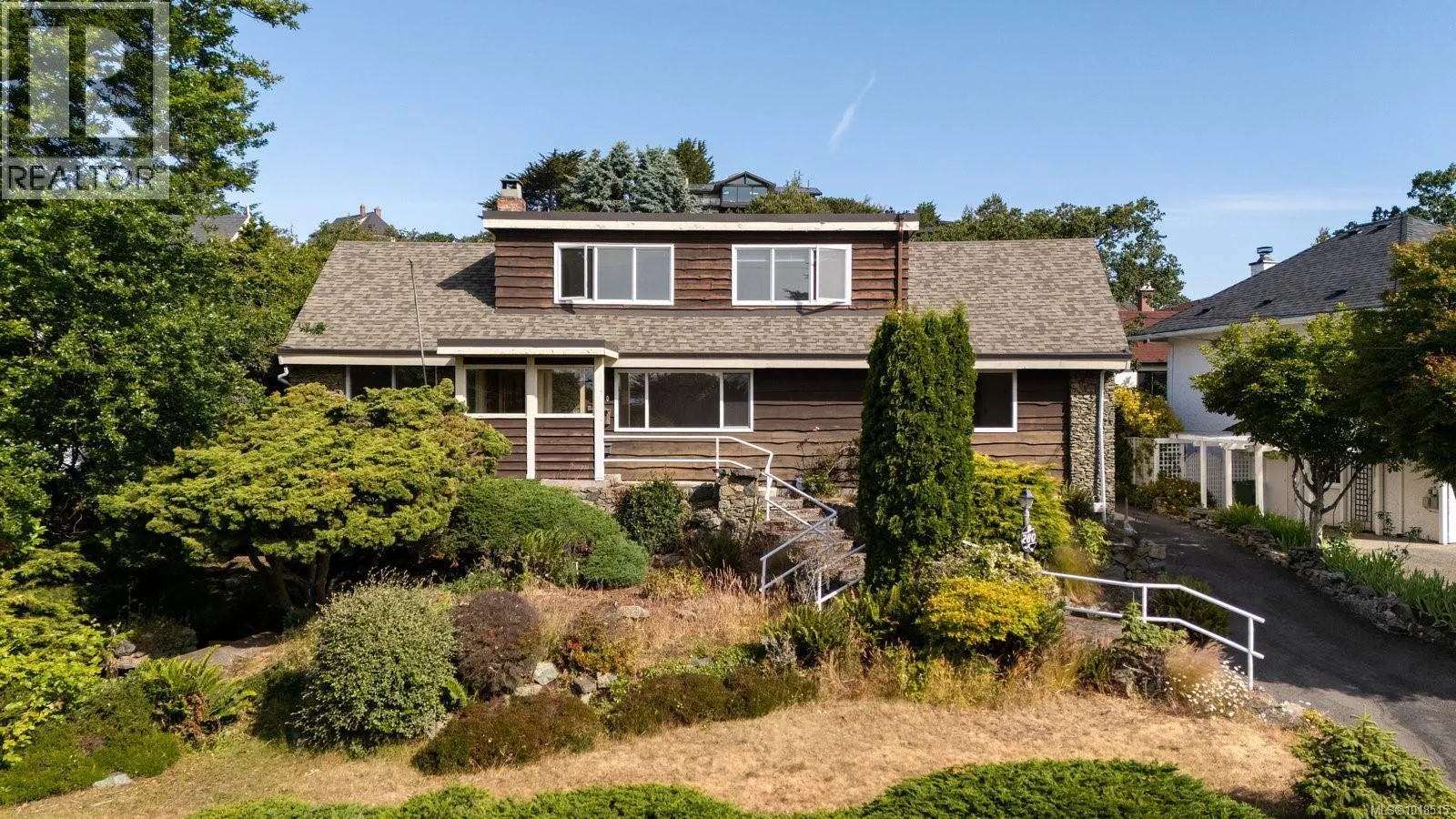 280 King George Terr