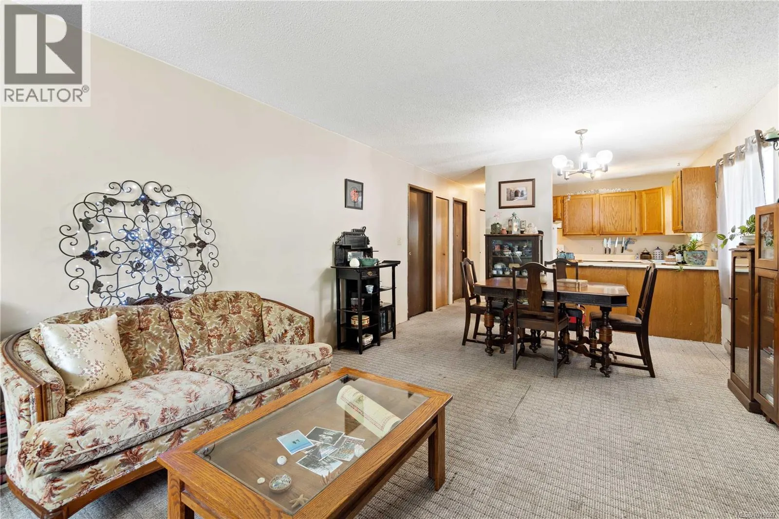 16 211 Buttertubs Pl