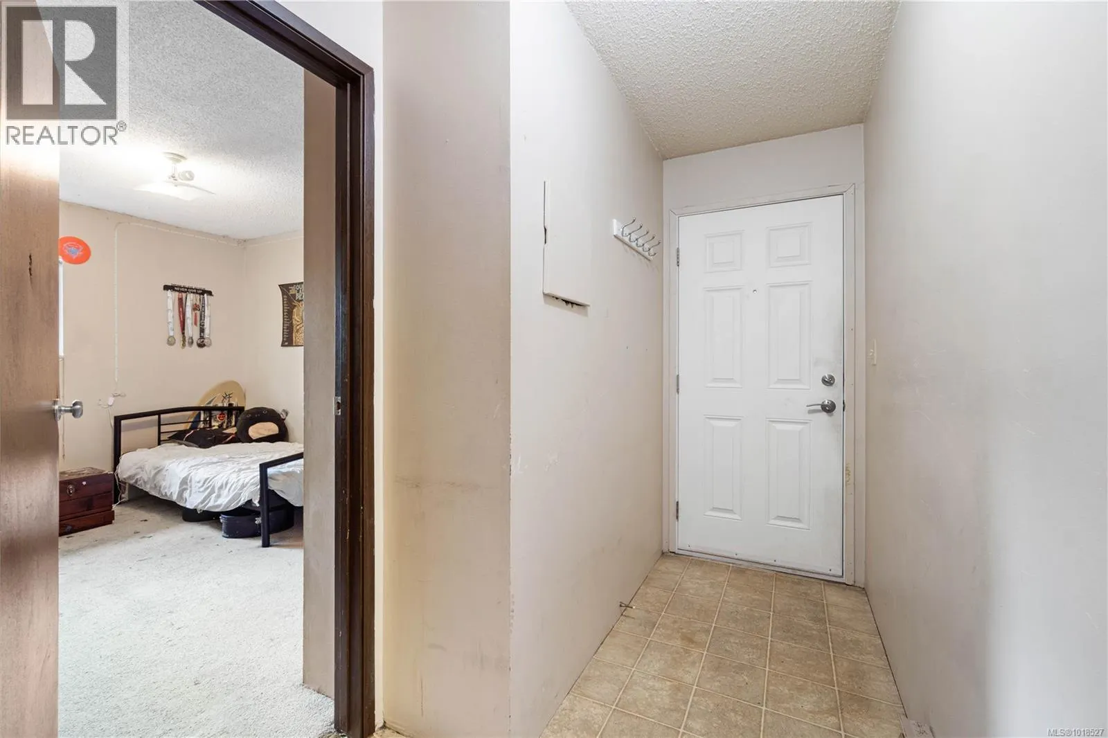 16 211 Buttertubs Pl