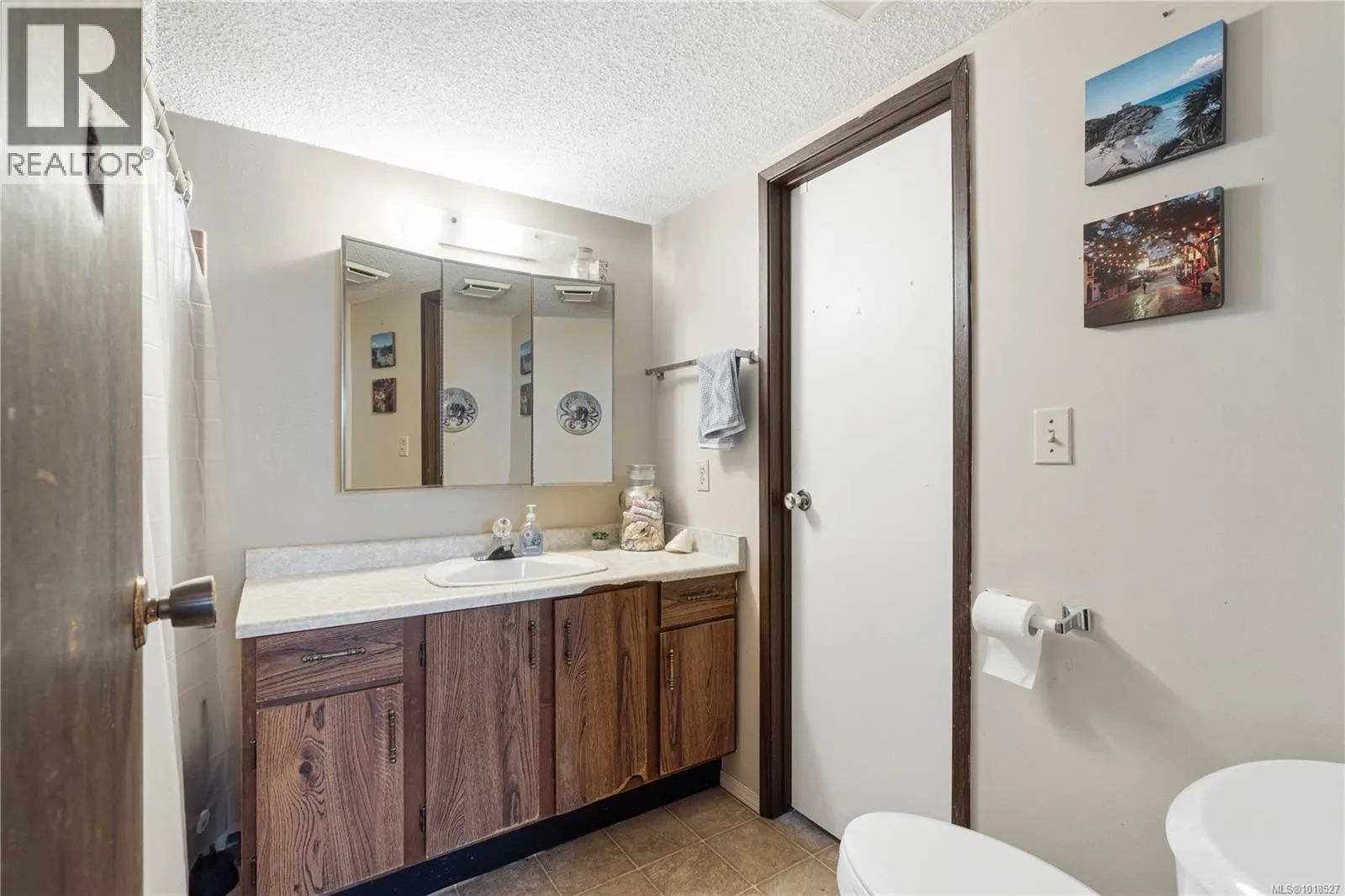 16 211 Buttertubs Pl