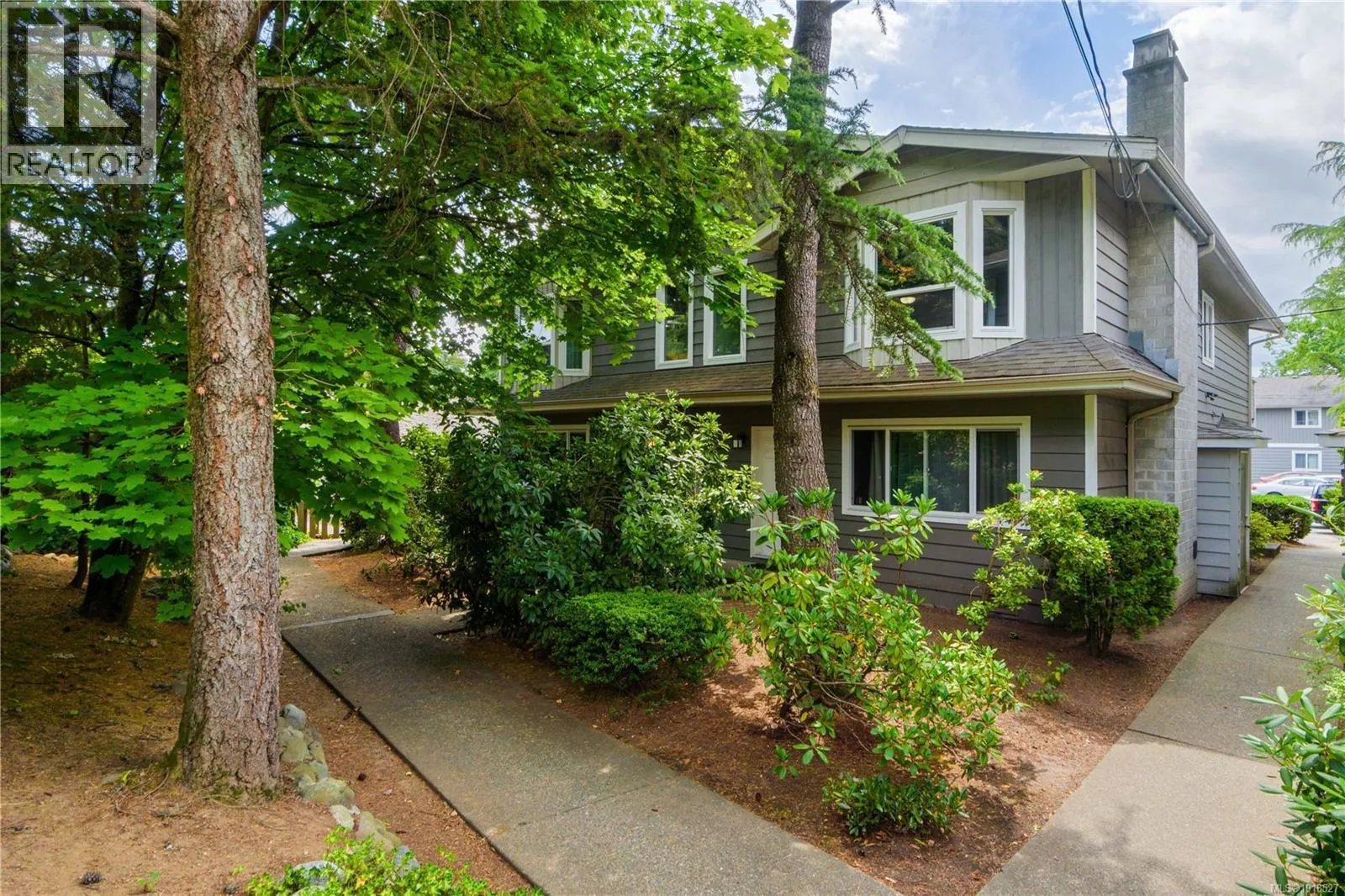 16 211 Buttertubs Pl