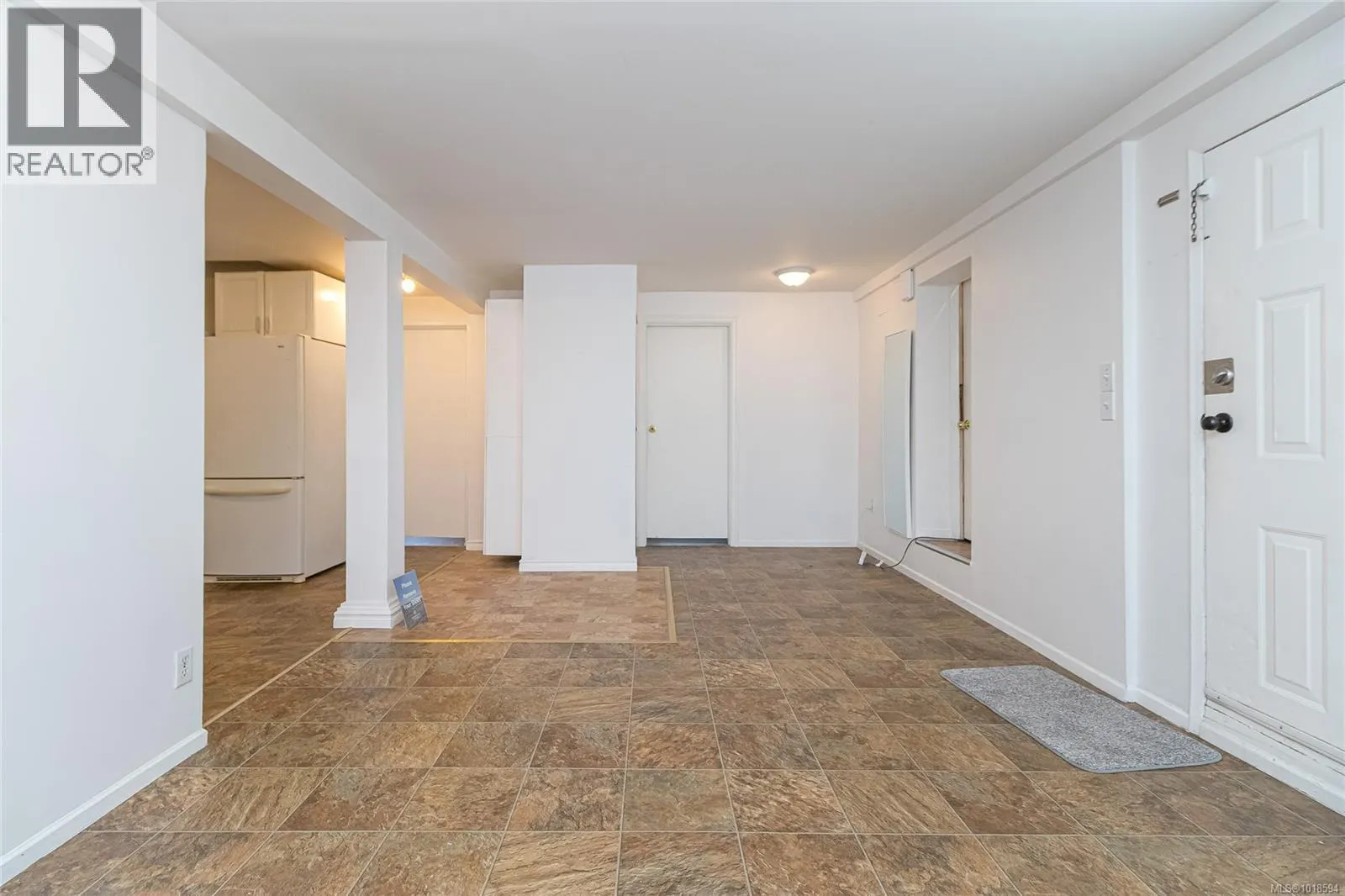 1060+1062 Queens Ave