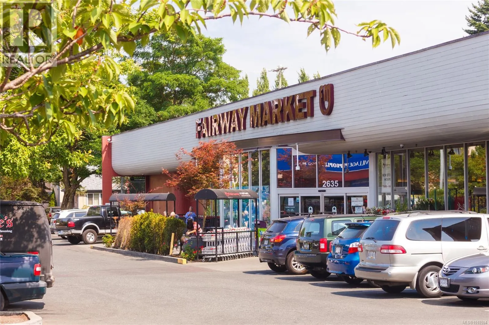 1060+1062 Queens Ave