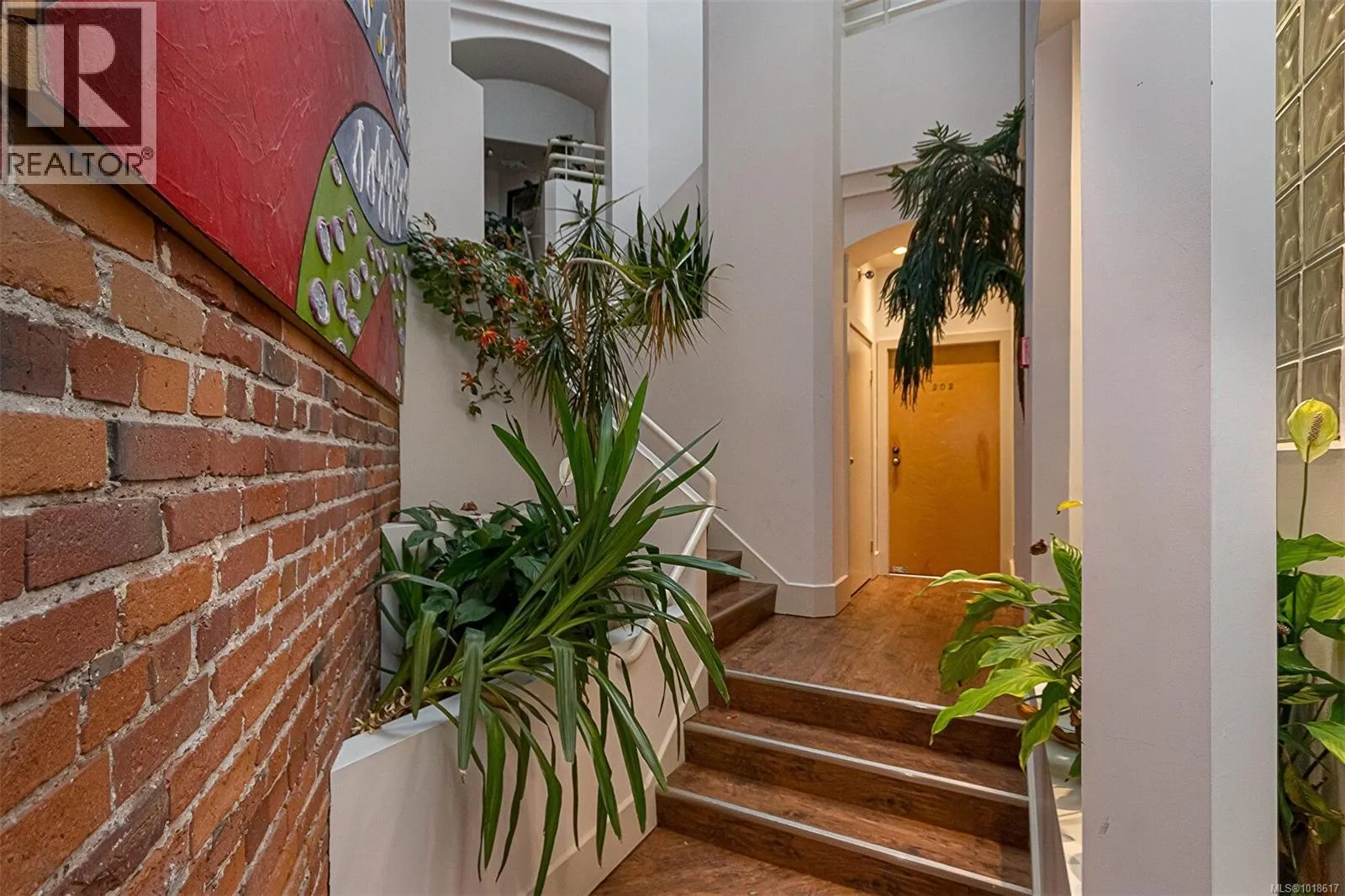 302 1407 Government St