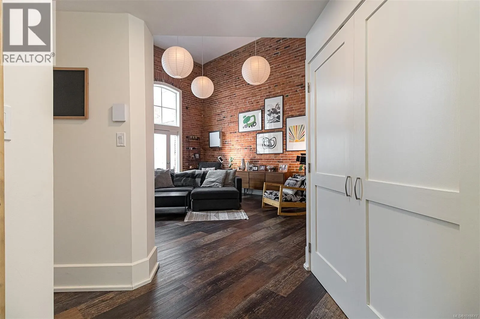 302 1407 Government St