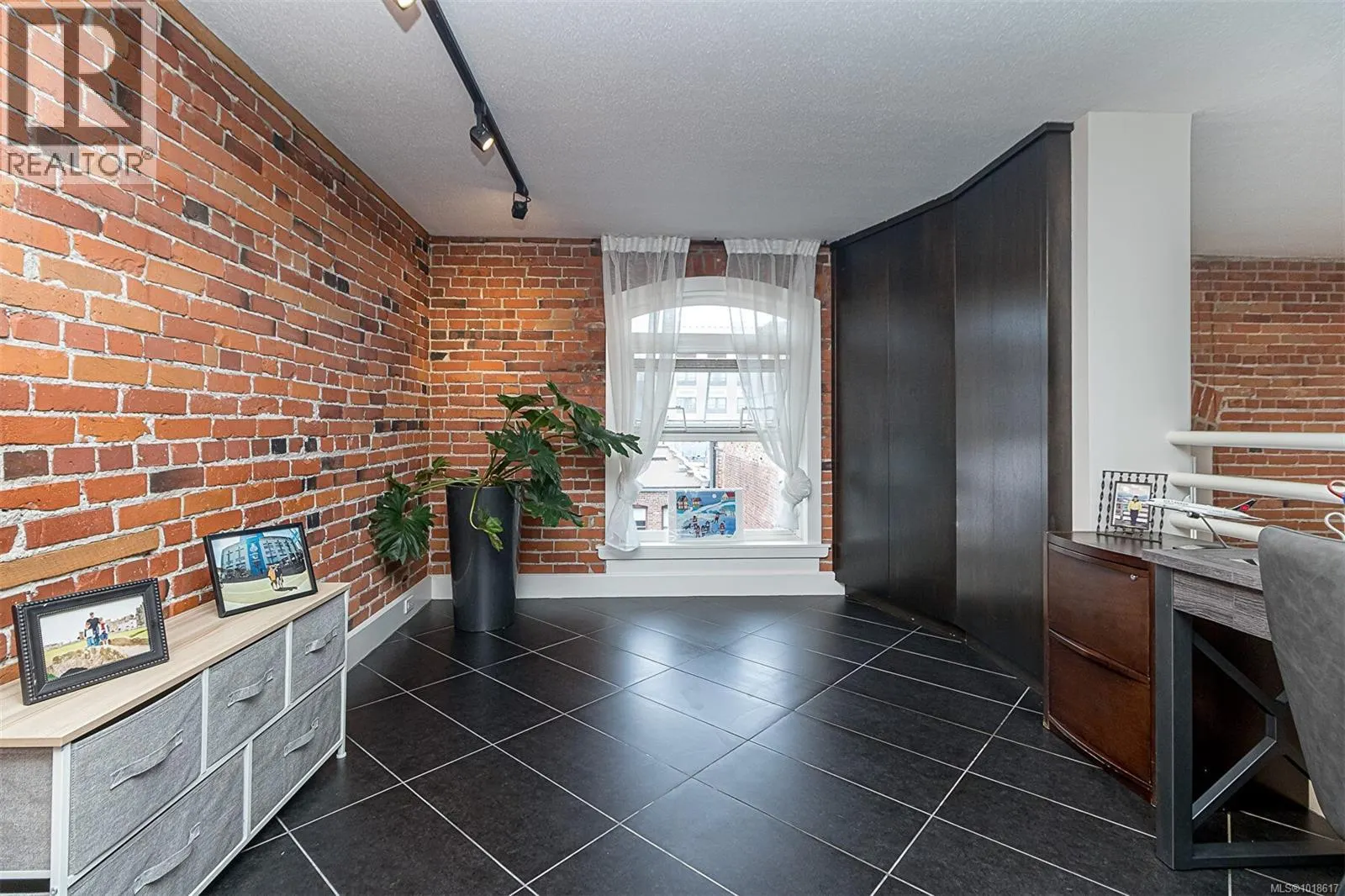 302 1407 Government St