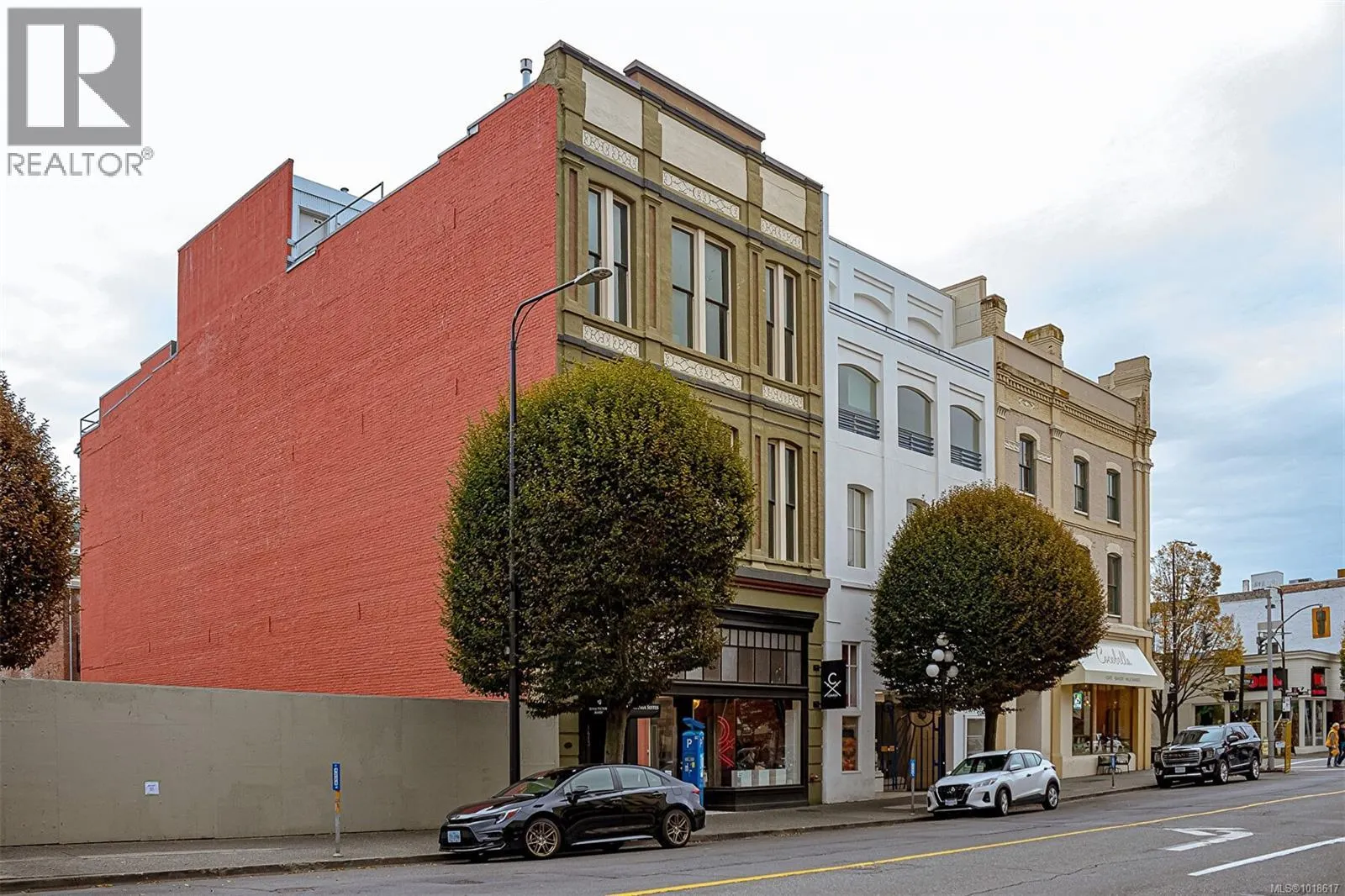 302 1407 Government St