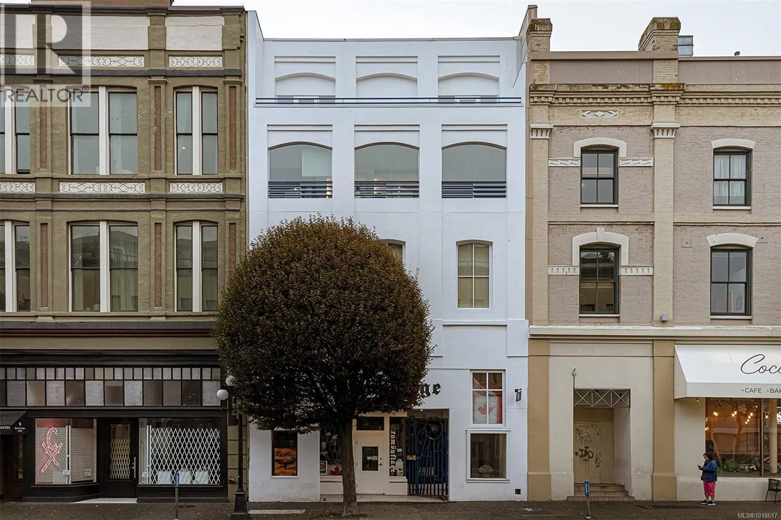 302 1407 Government St