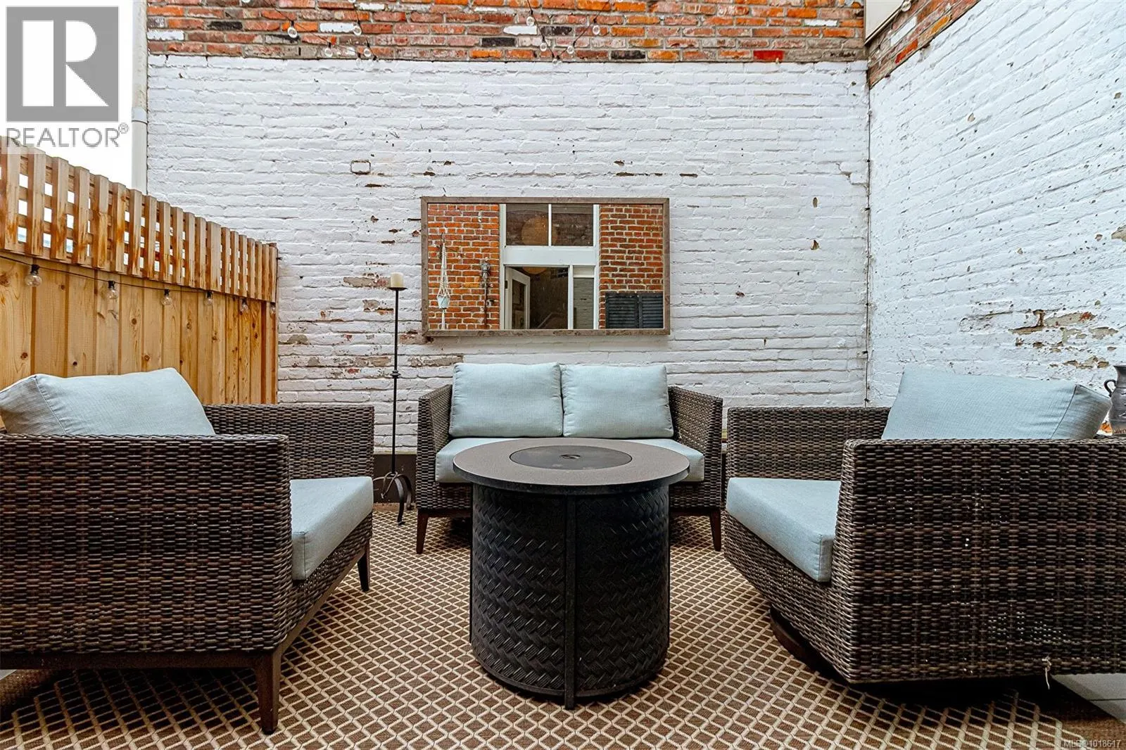 302 1407 Government St