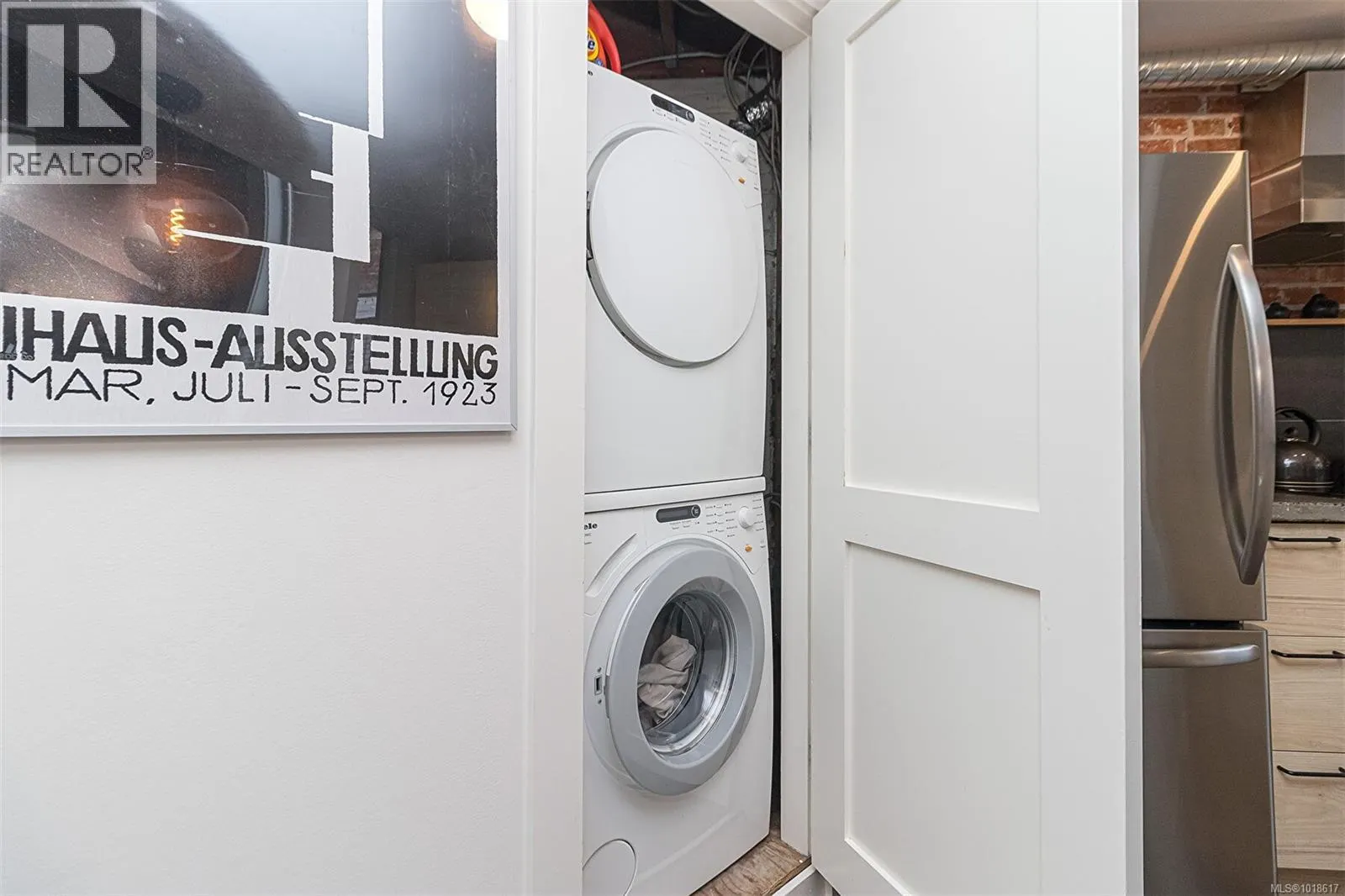 302 1407 Government St