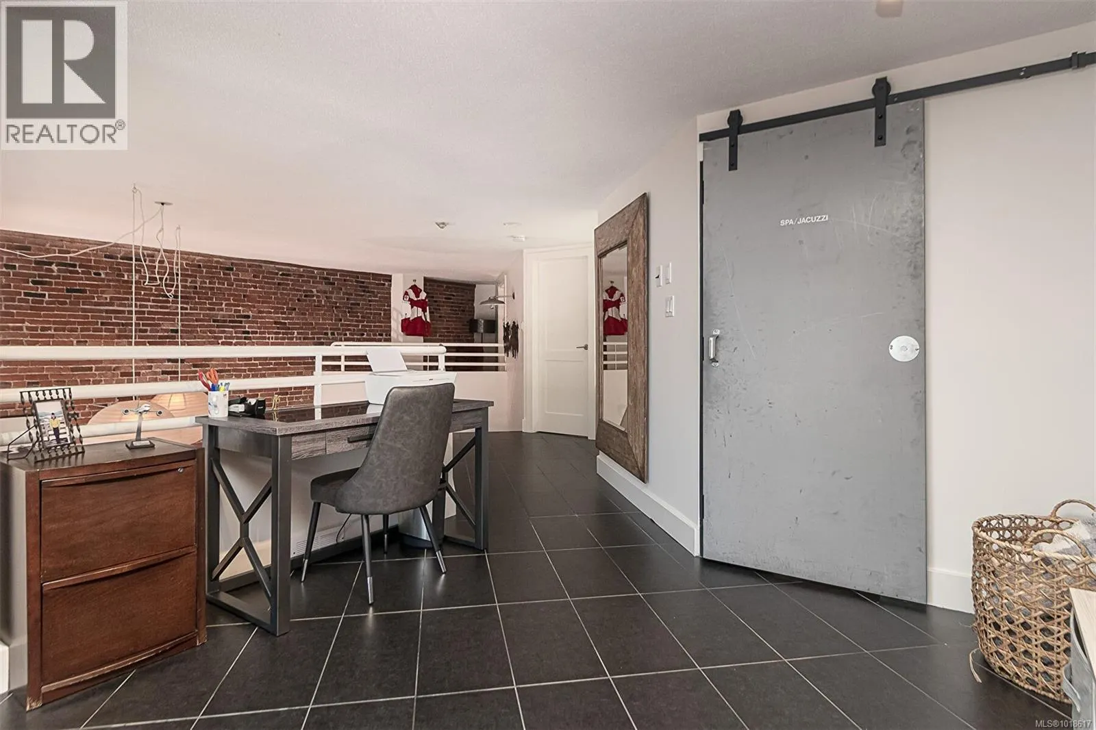 302 1407 Government St