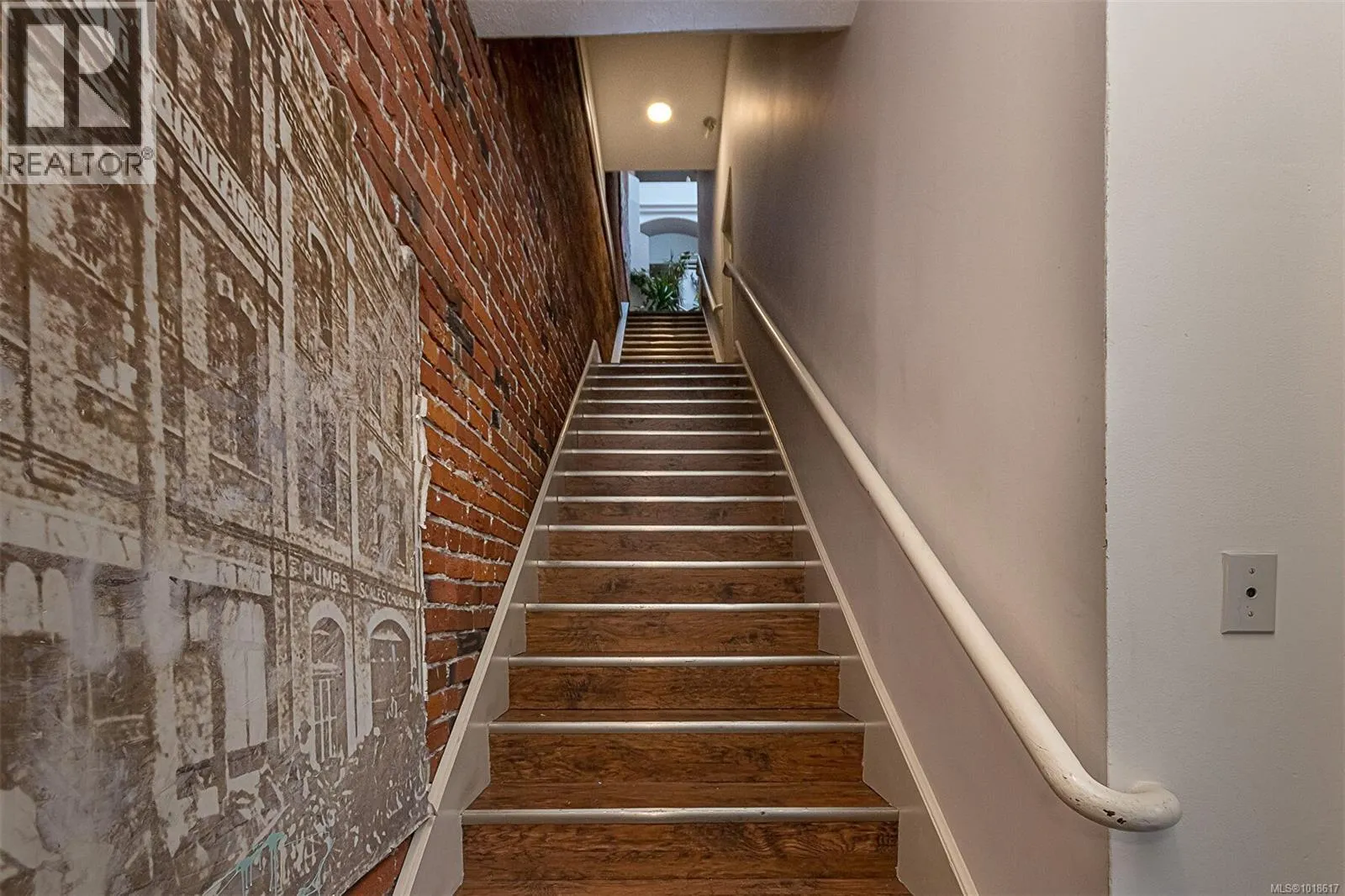 302 1407 Government St