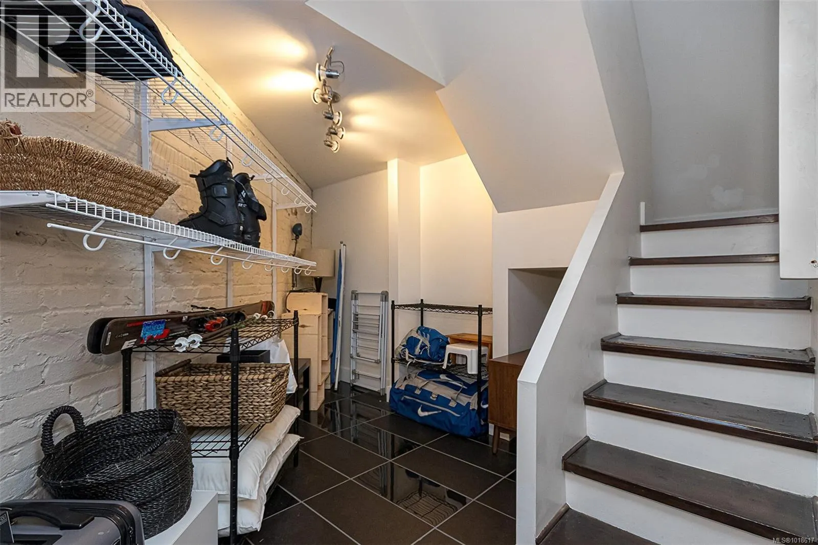 302 1407 Government St