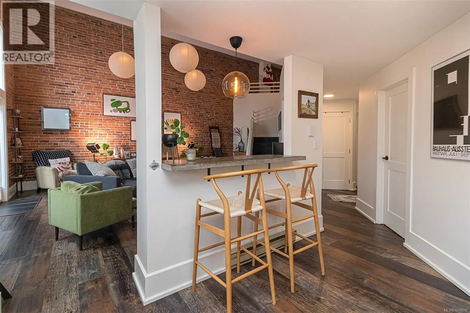 302 1407 Government St