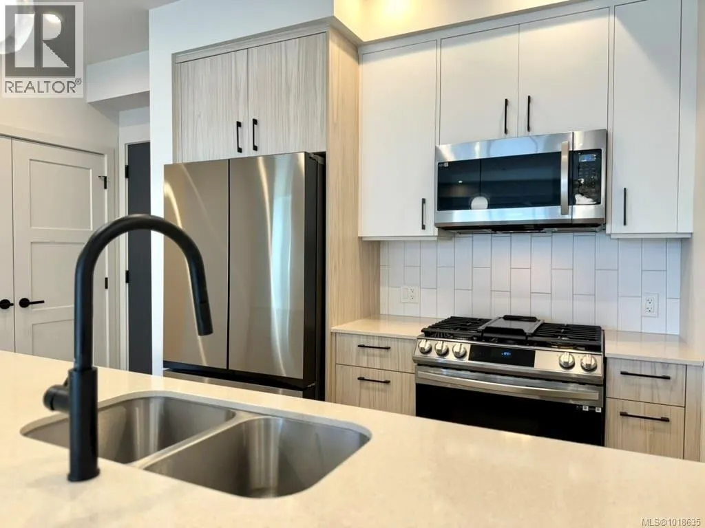 505 947 Whirlaway Cres