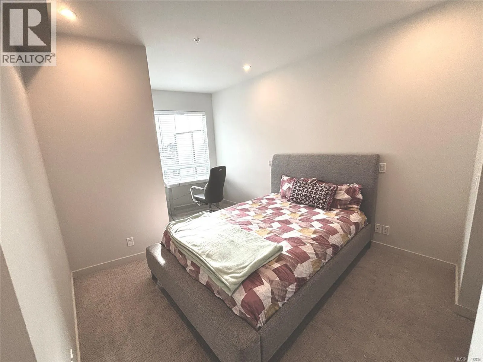 505 947 Whirlaway Cres