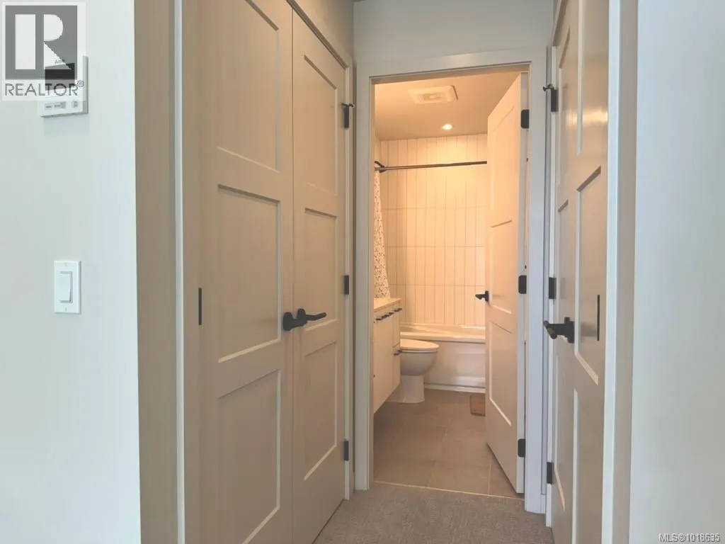 505 947 Whirlaway Cres