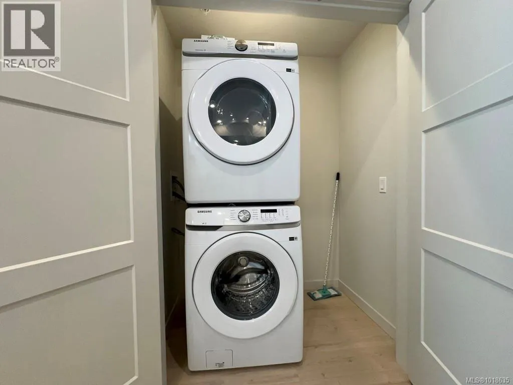 505 947 Whirlaway Cres