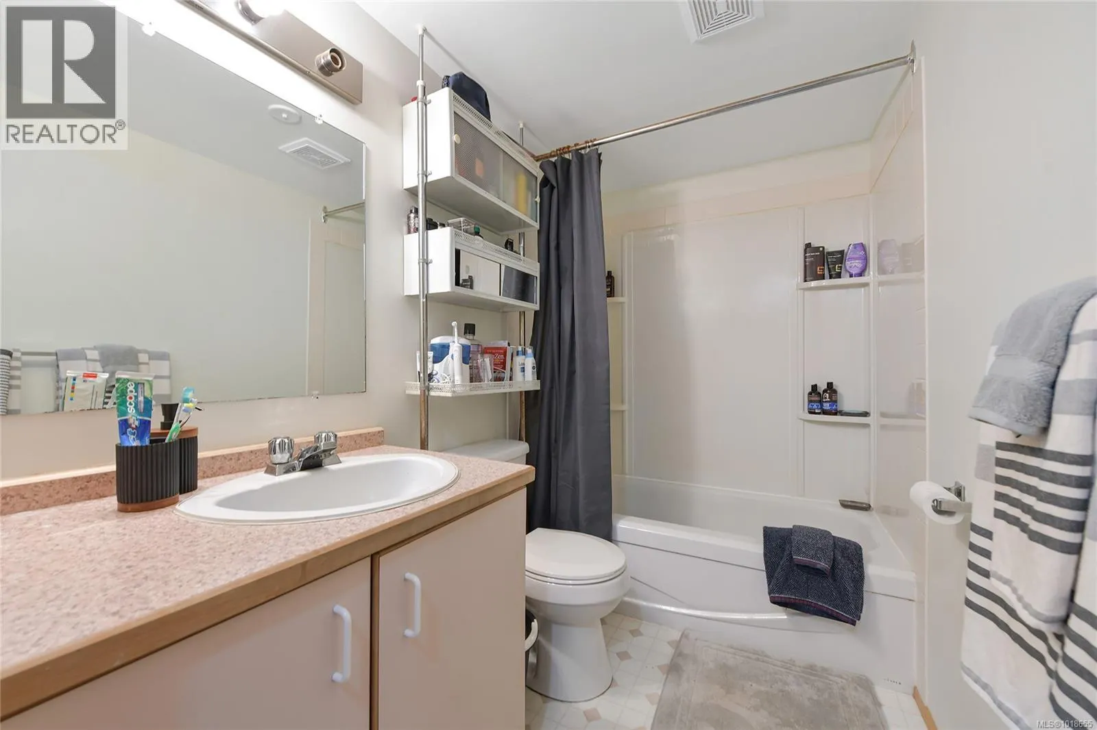 27 4125 INTERURBAN Rd