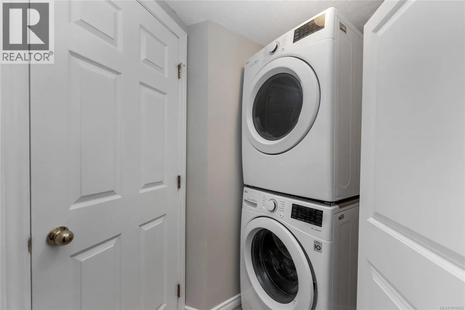 111 3010 Washington Ave