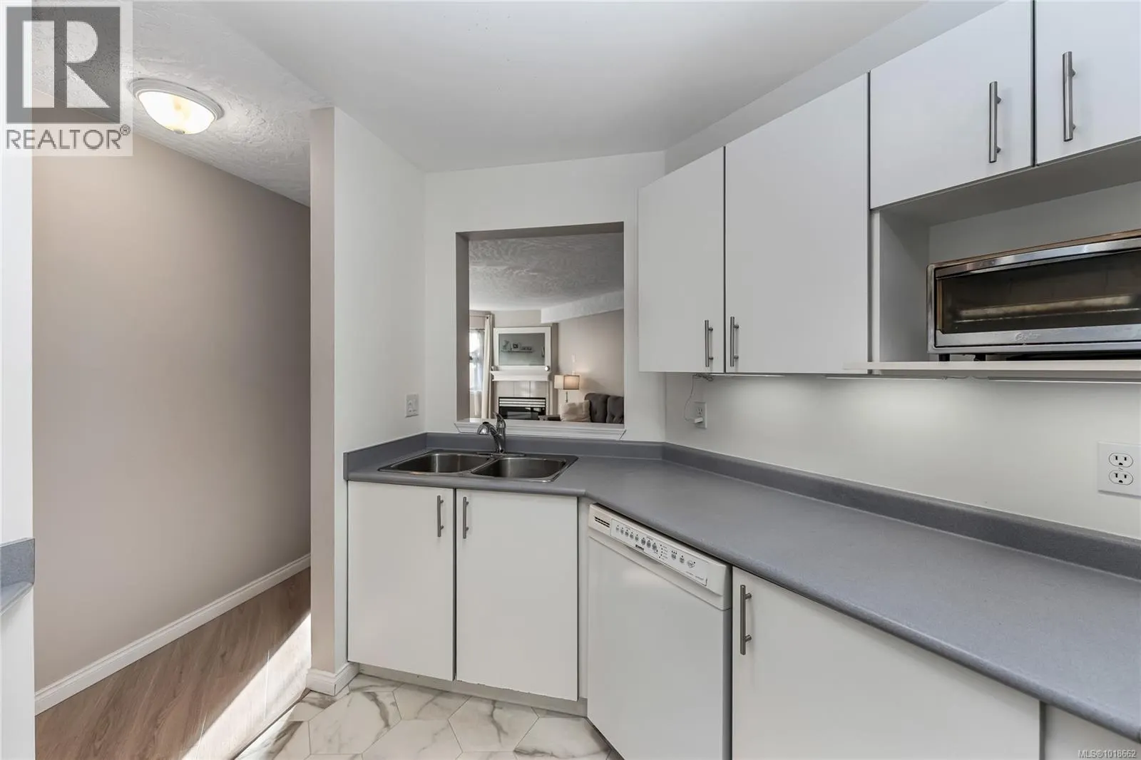 111 3010 Washington Ave