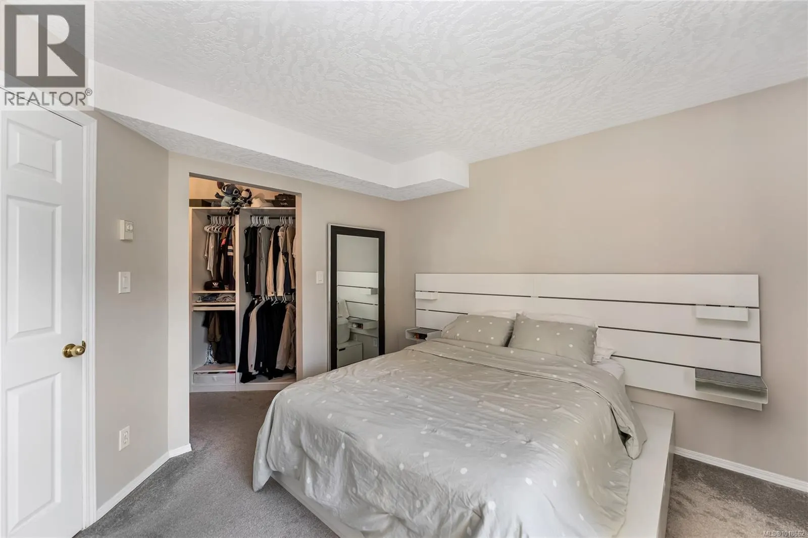 111 3010 Washington Ave