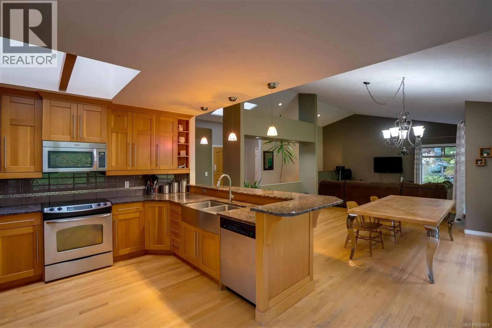 2310 Garry Oak Dr