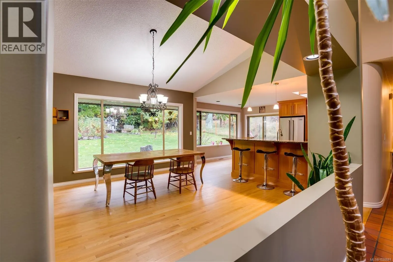 2310 Garry Oak Dr